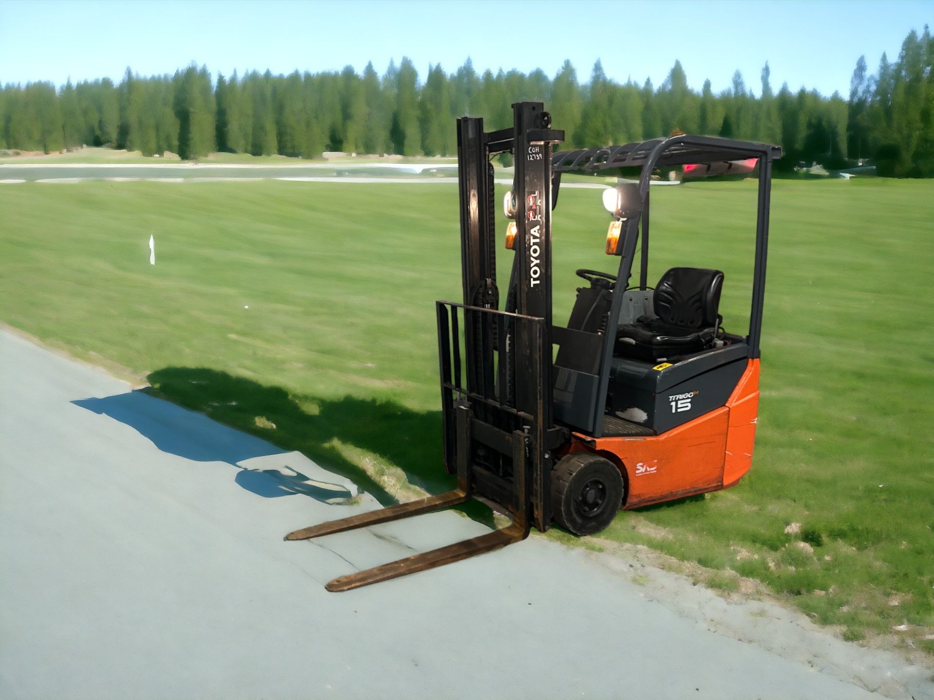 TOYOTA 7FBEST15 ELECTRIC FORKLIFT **(INCLUDES CHARGER)** - Image 4 of 8