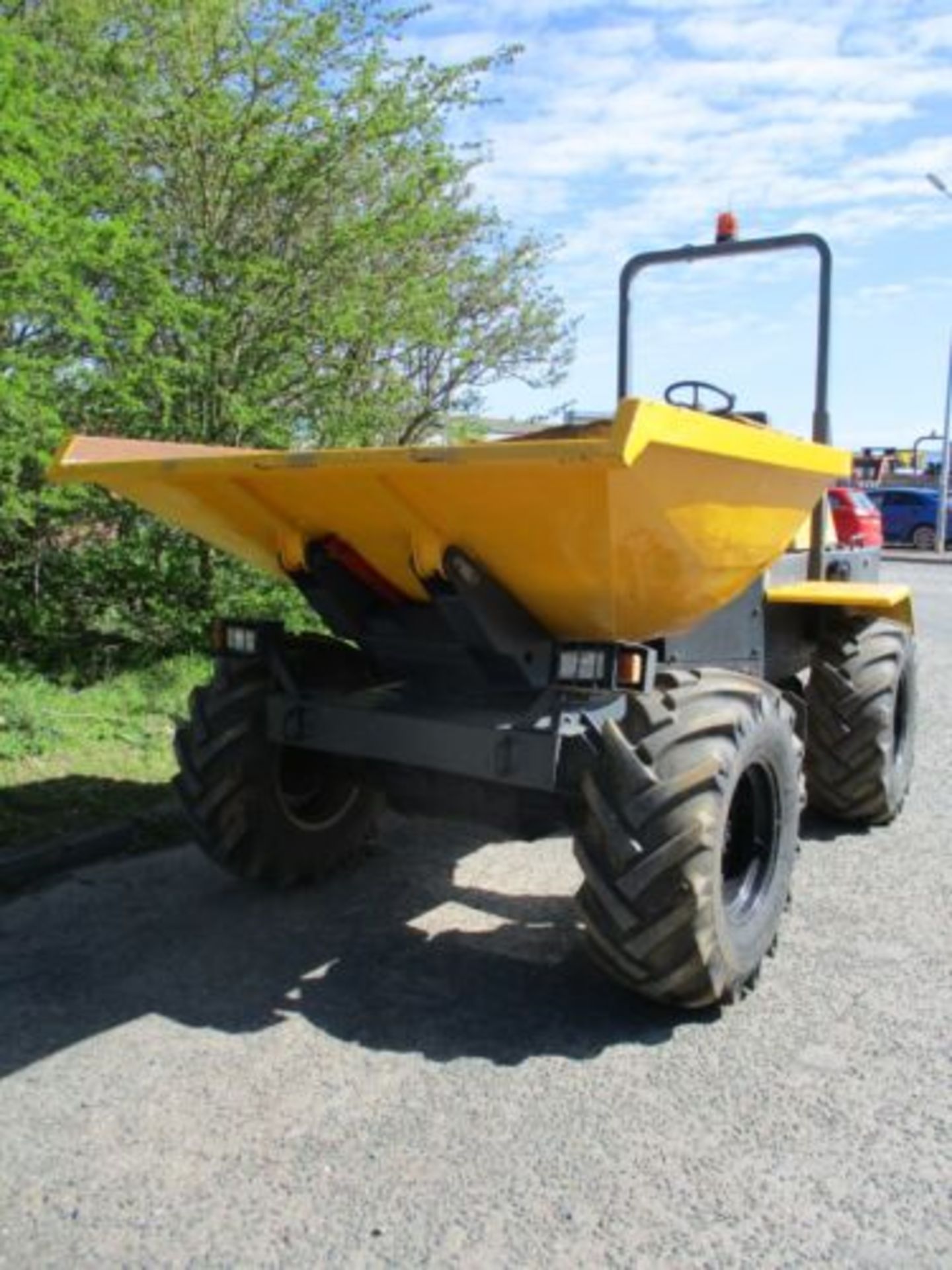 NEUSON 6-TON SWIVEL SKIP DUMPER: YOUR HEAVY LIFTER - Bild 13 aus 17