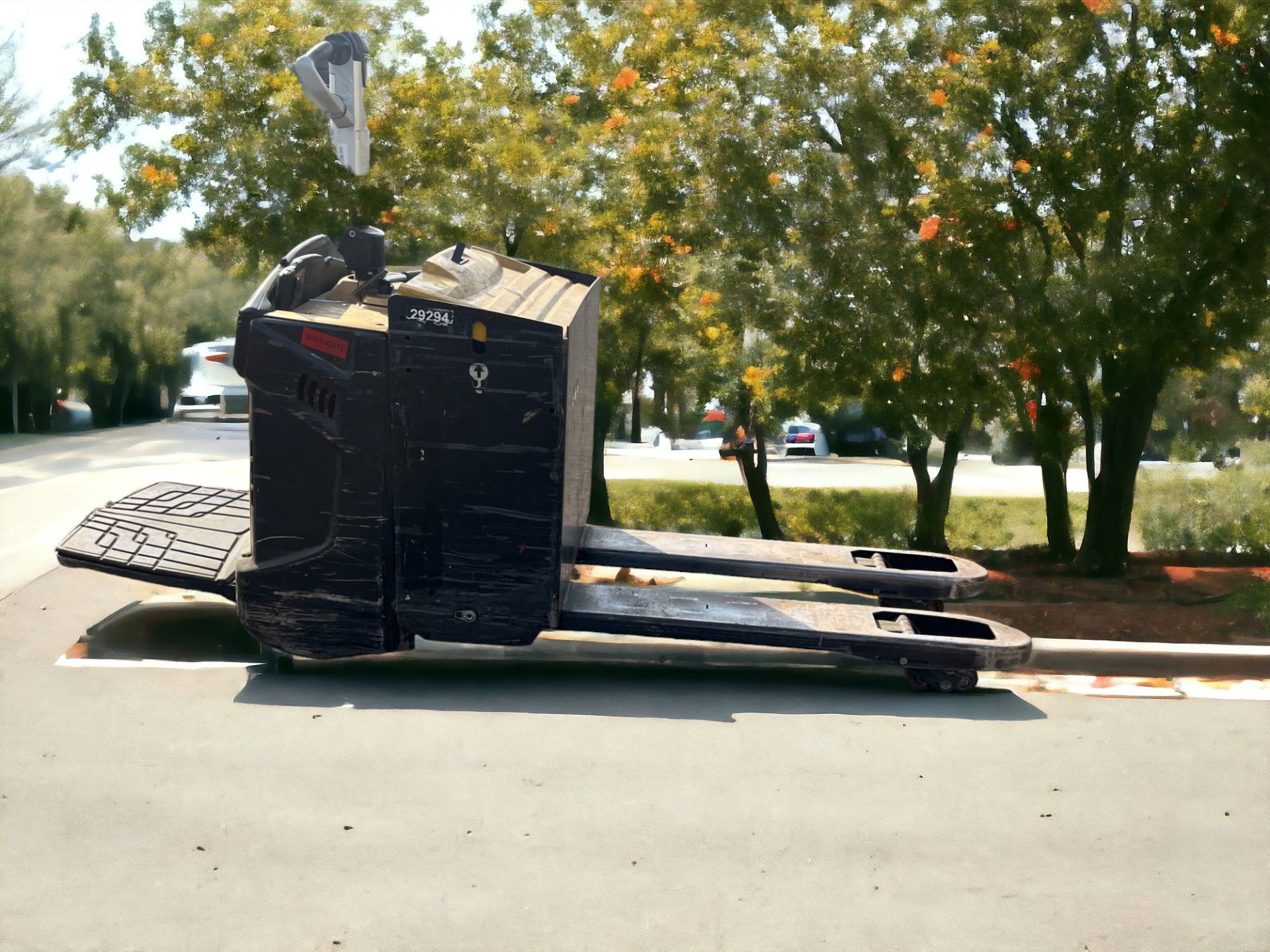 CAT LIFT TRUCKS ELECTRIC PALLET TRUCK - MODEL NPV20N2 (2016) **(INCLUDES CHARGER)** - Image 3 of 3