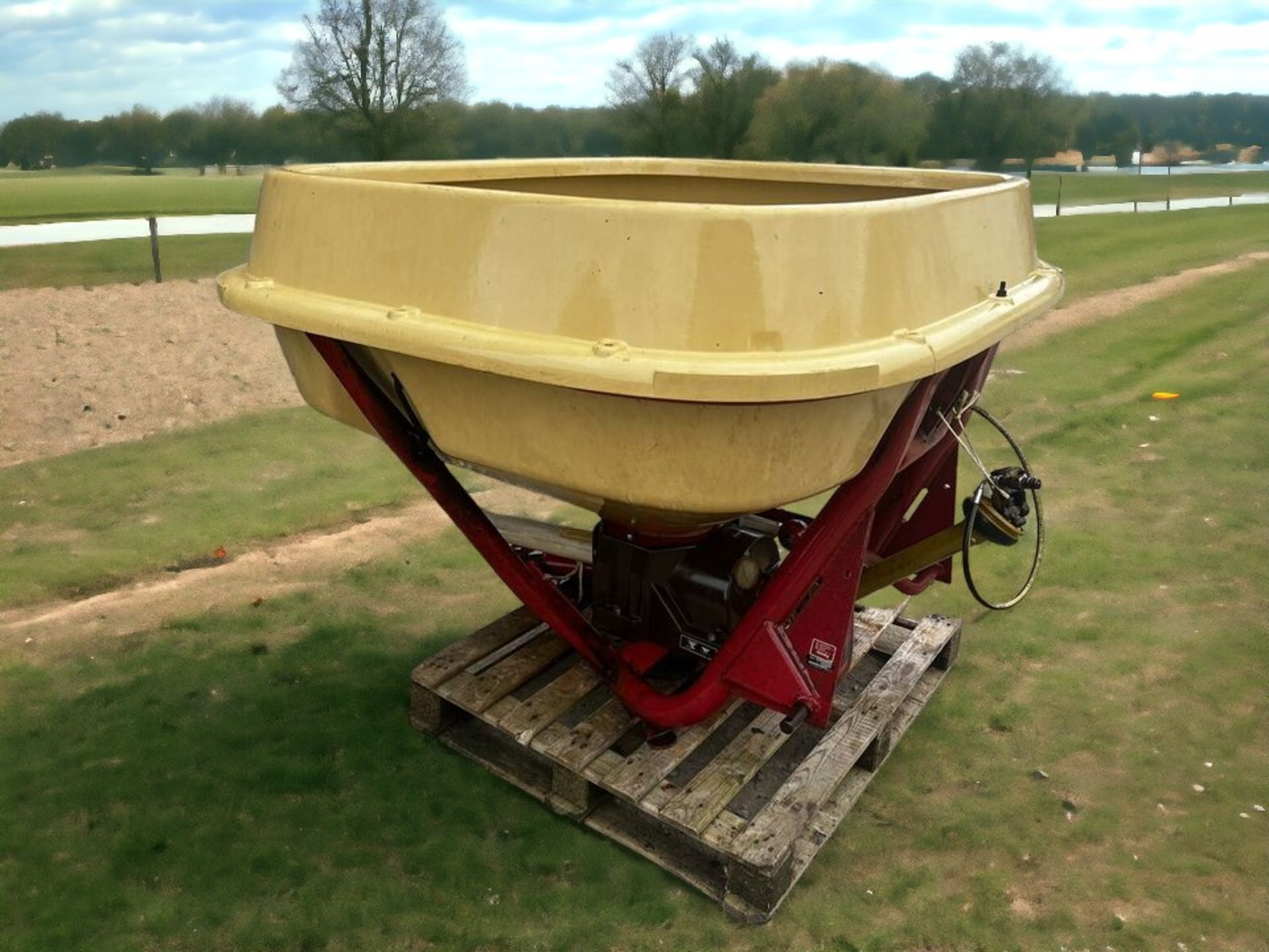 "VICON VARISPREADER PS1153 - VERSATILE FERTILIZER SPREADER - Image 6 of 6