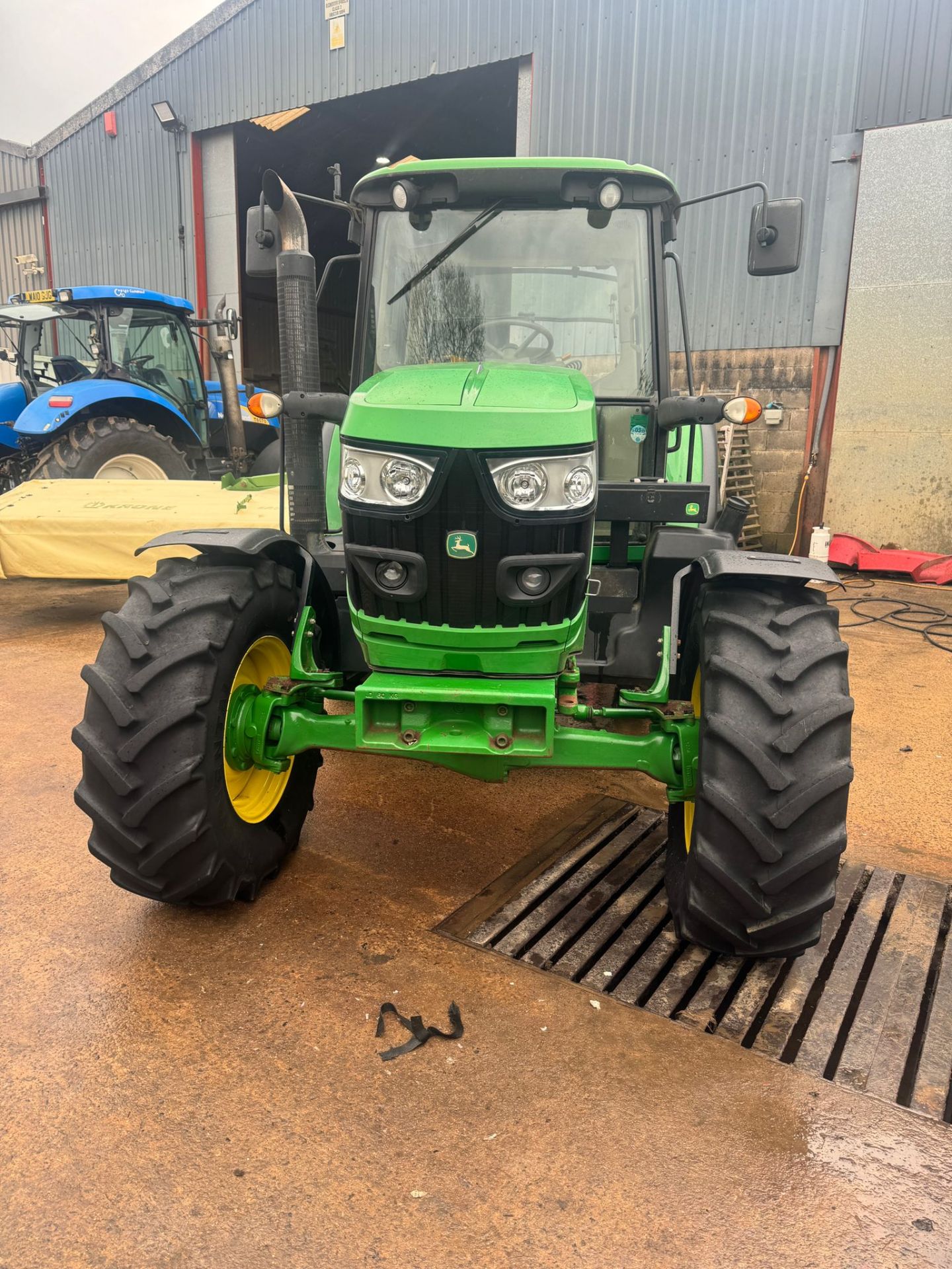 JOHN DEERE 6115M TRACTOR - Bild 6 aus 17