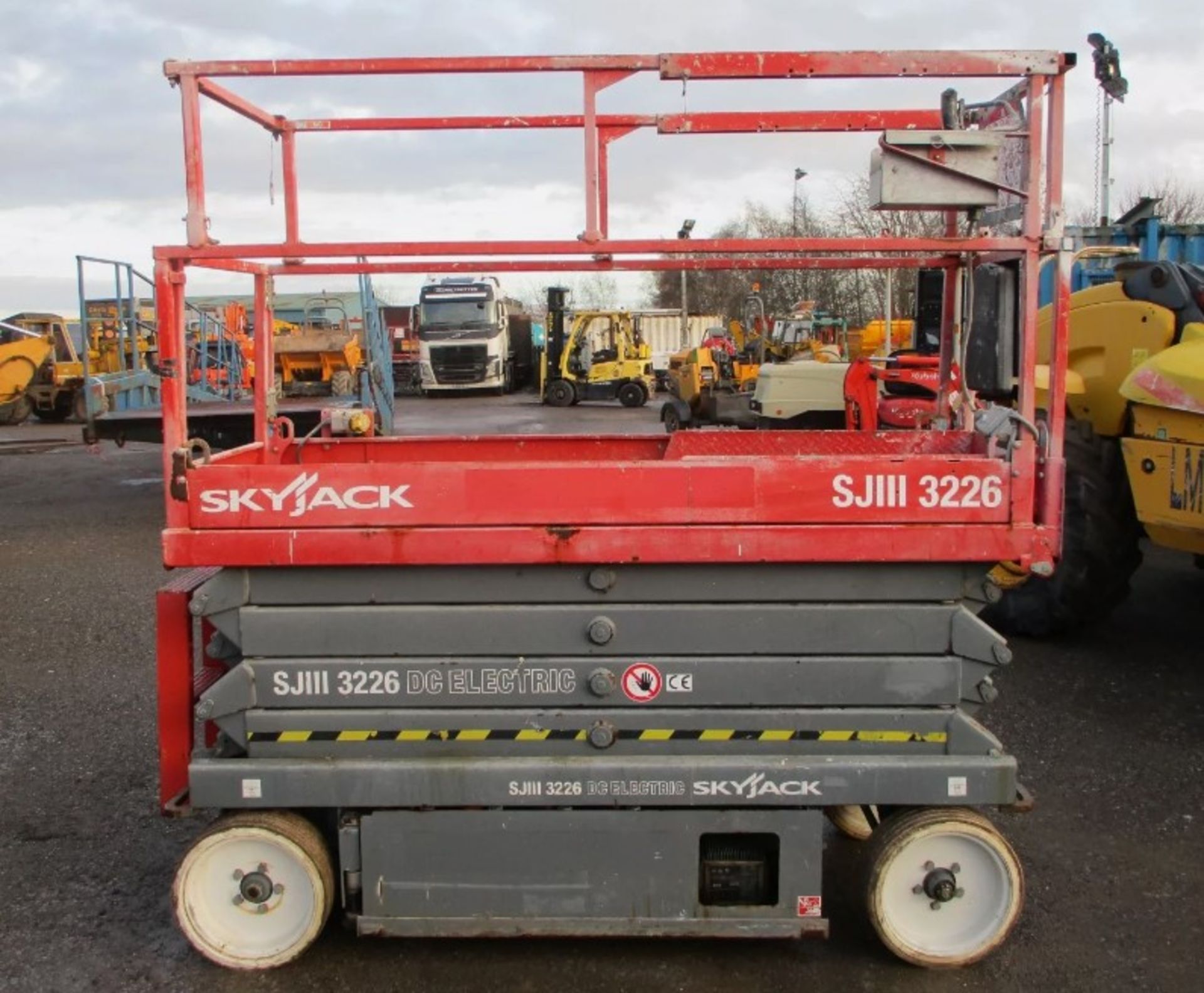 2012 SKYJACK SJ3226 CHERRY PICKER - ELEVATE YOUR WORK TO NEW HEIGHTS - Image 7 of 11