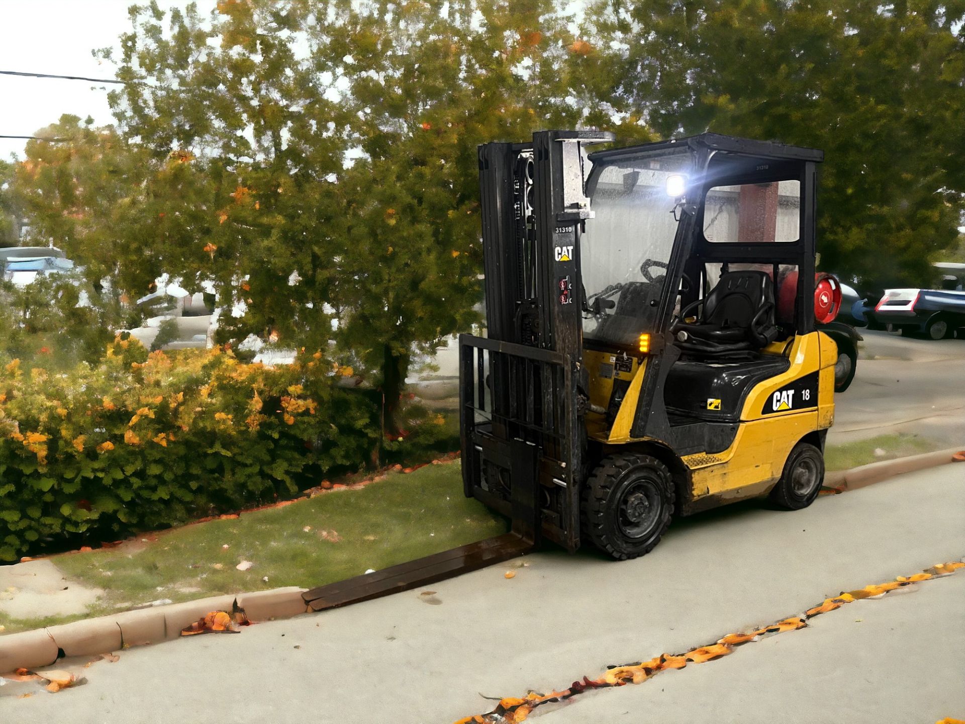 CAT LIFT TRUCKS LPG FORKLIFT - MODEL GP18NT (2017) - Image 2 of 5