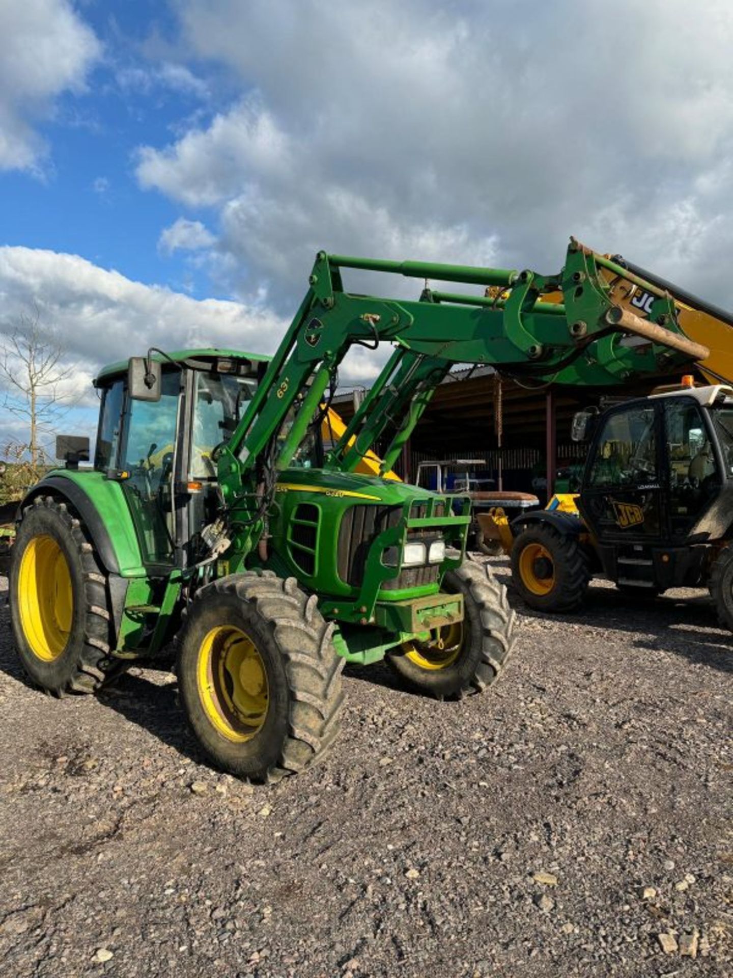 >>>SPECIAL CLEARANCE<<< (2004) JOHN DEERE 6320 TRACTOR WITH LOADER