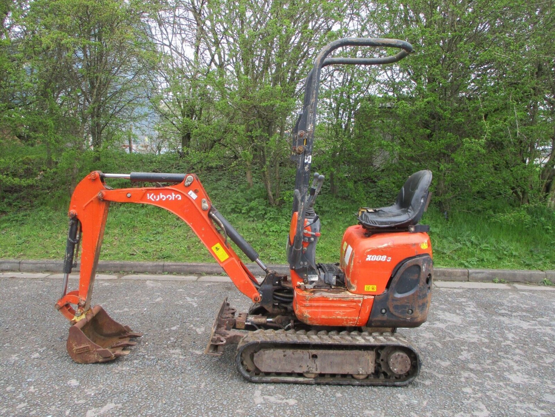 KUBOTA K008 EXCAVATOR YEAR 2014 WEIGHS ABOUT 80 - Image 9 of 9