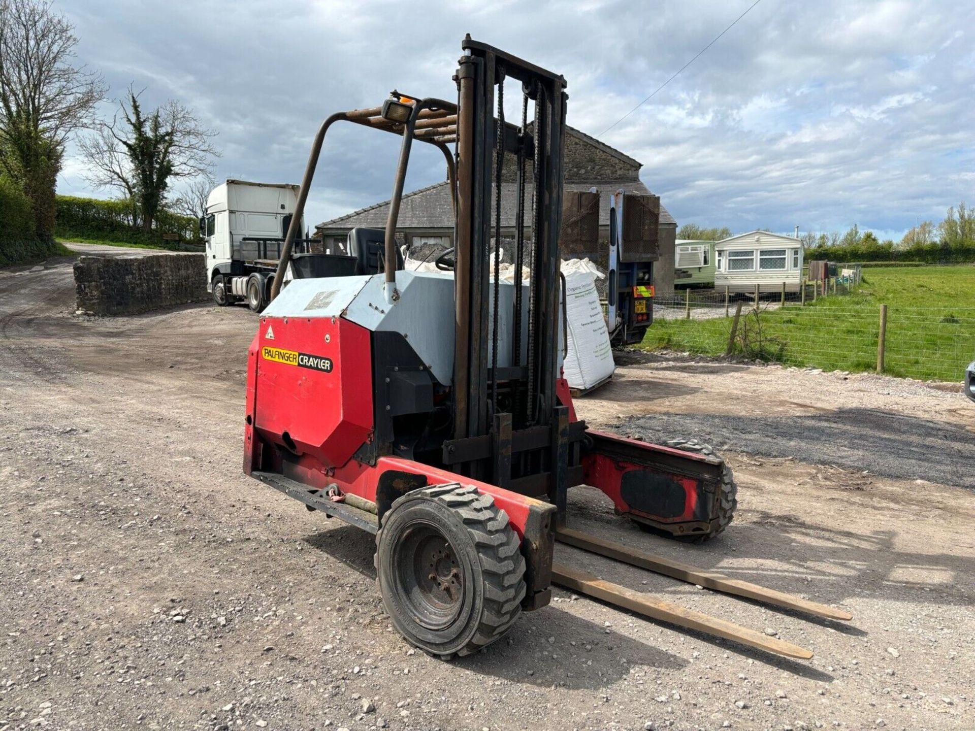 2007 PALFINGER TRUCK MOUNTED ALL TERRAIN FORKLIFT - Image 2 of 10