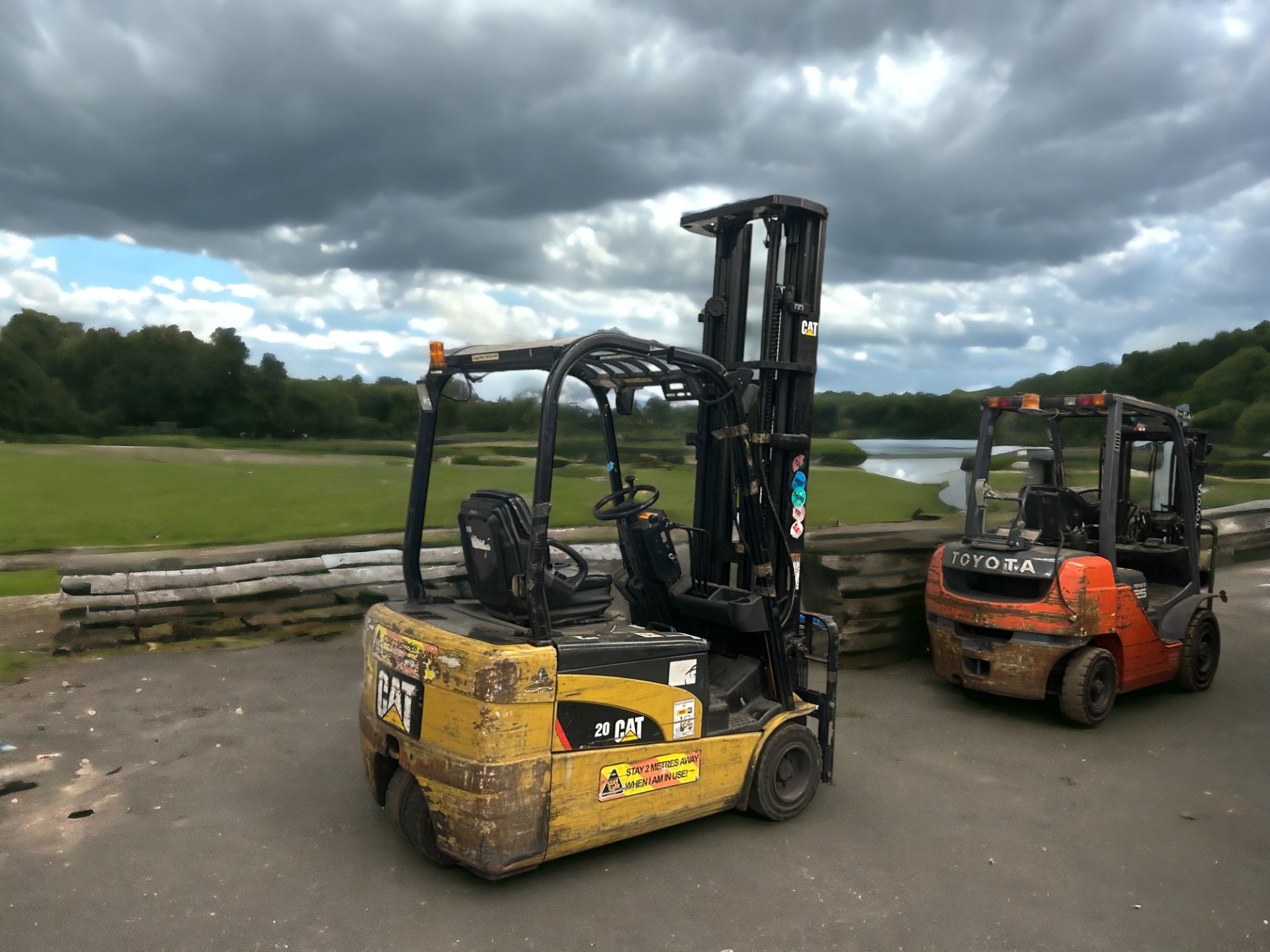 CAT EP20NT-48E ELECTRIC FORKLIFT - RELIABLE MATERIAL HANDLING SOLUTION **(INCLUDES CHARGER)** - Bild 6 aus 6