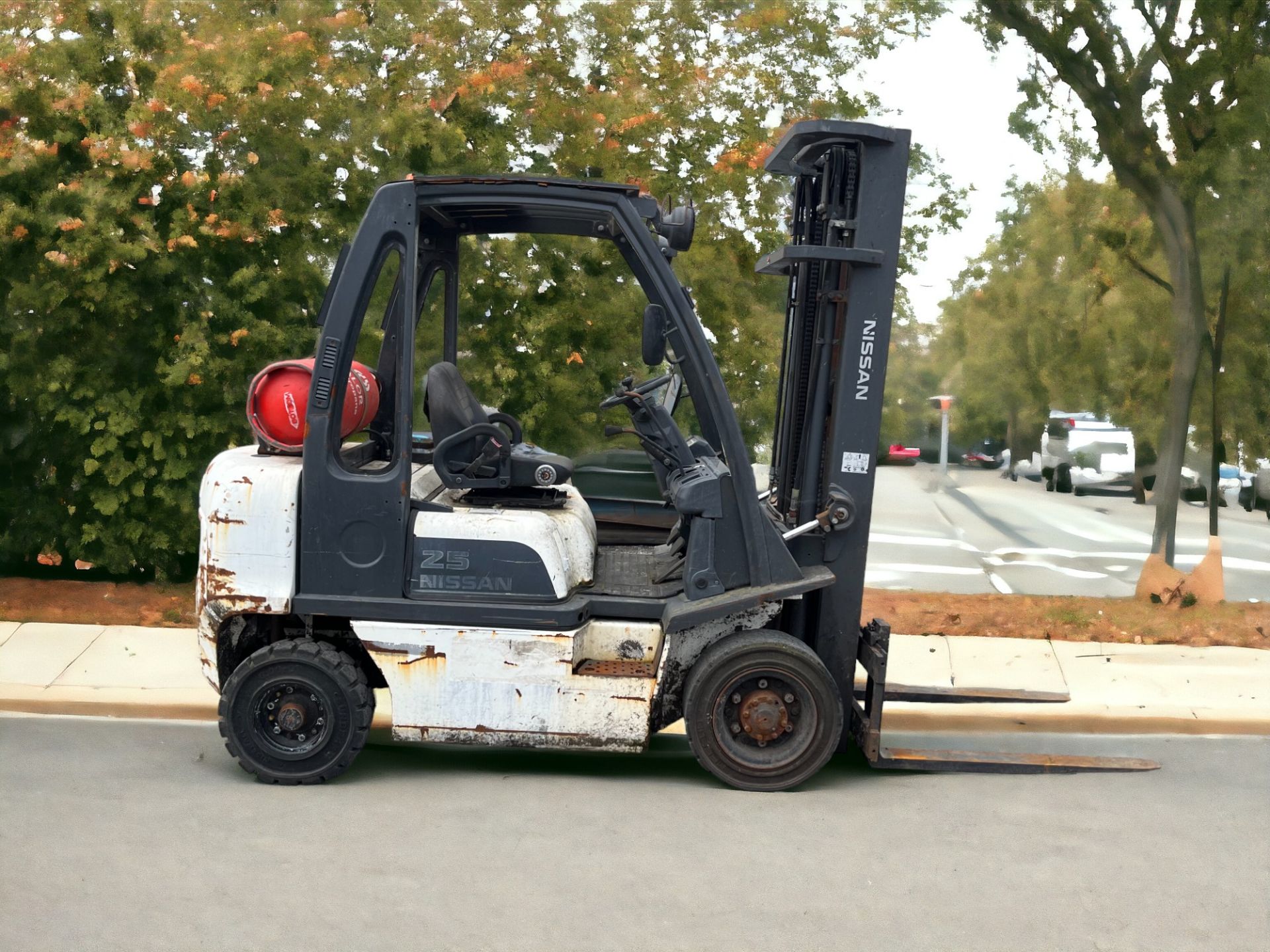 NISSAN LPG FORKLIFT - MODEL U1D2A25LQ (2010) - Image 5 of 8