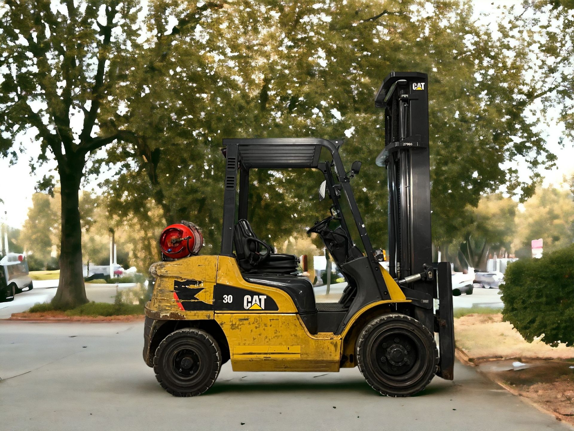 CAT LIFT TRUCKS LPG FORKLIFT - MODEL GP30NT (2016) - Image 5 of 6