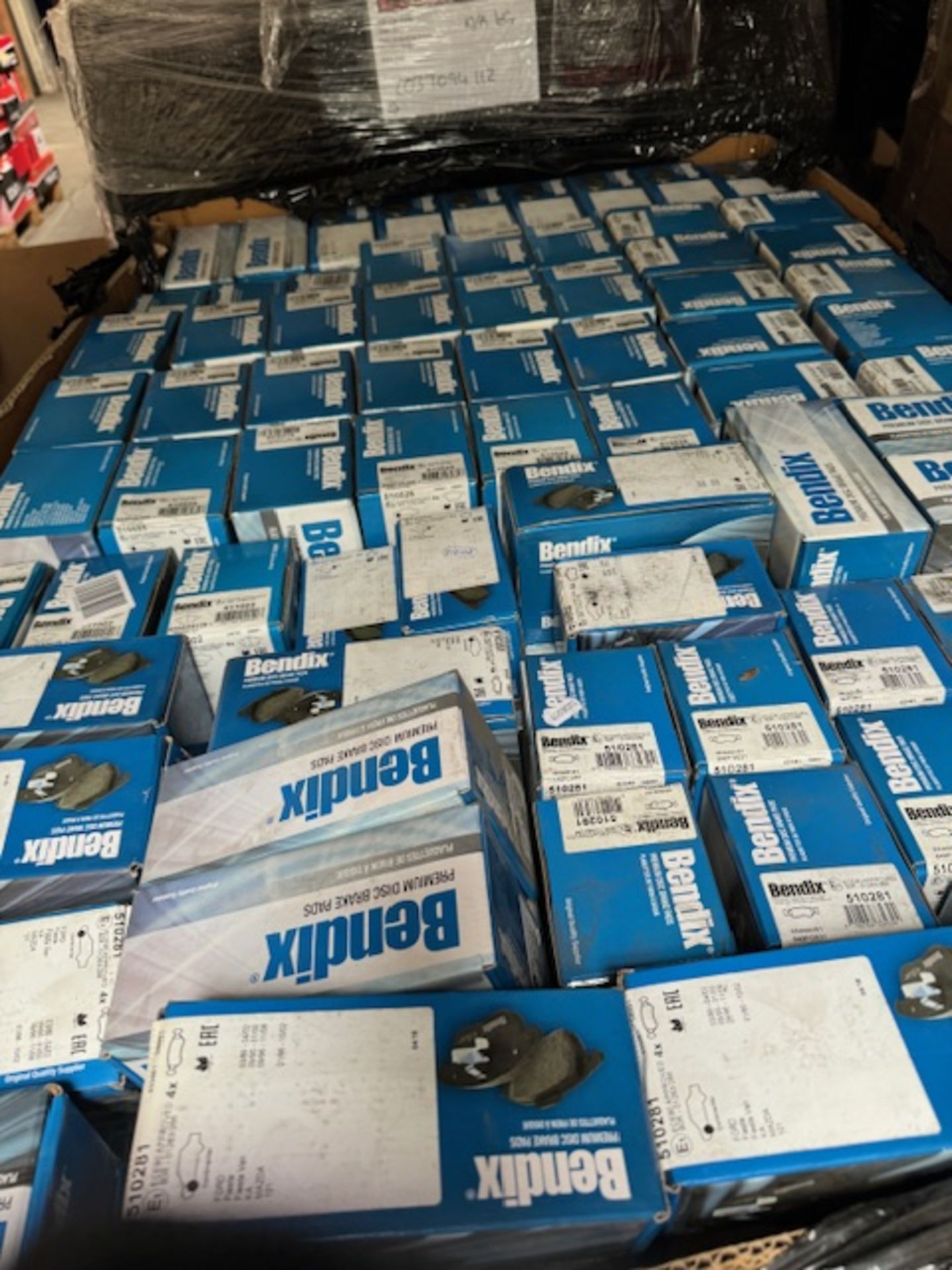 PALLET OF X299 SETS OF BENDIX BRAKE PADS - Image 2 of 4