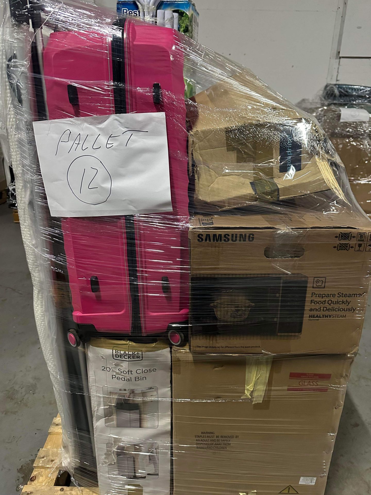 CUSTOMER RETURNS PALLET