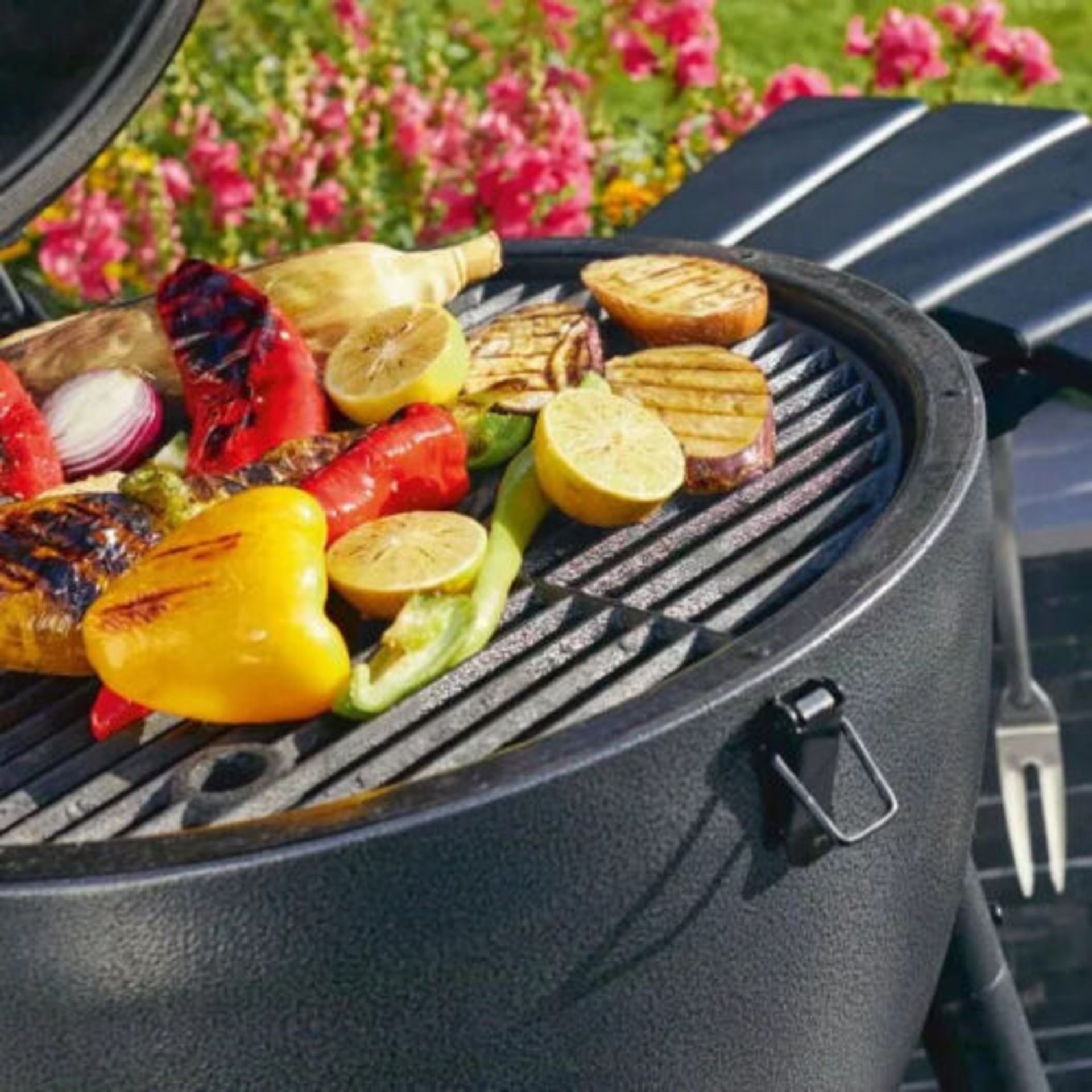 BRAND NEW CHAR GRILLER 16620 AKORN KAMADO KOOKER CHARCOAL BARBECUE GRILL AND SMOKER, BLACK - Image 3 of 6