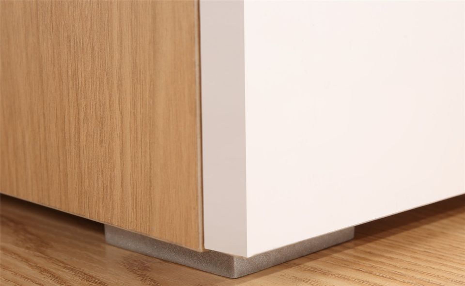 BRAND NEW 160CM WHITE ON OAK TV STAND (TV32) - Image 10 of 10