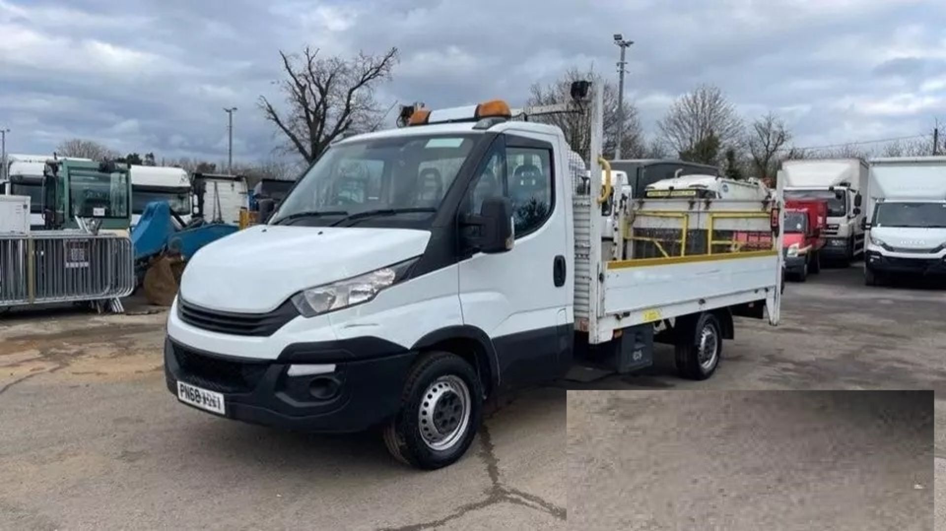 VERSATILE 2018 IVECO DAILY 3.5 TON DROPSIDE TRUCK WITH TAIL LIFT - Bild 10 aus 11