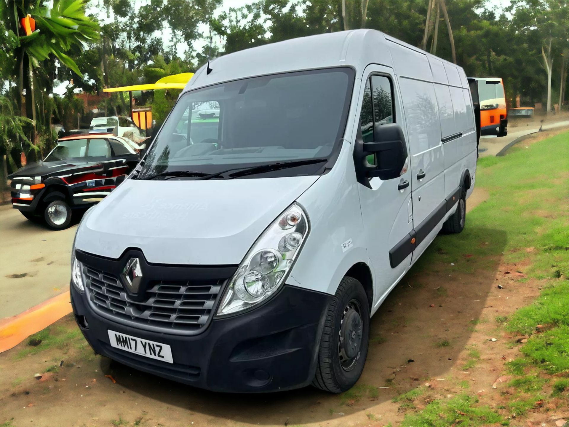 2017 RENAULT EXTRA LONG WHEEL BASE DIESEL VAN WITH COOLING SYSTEM - Image 6 of 16