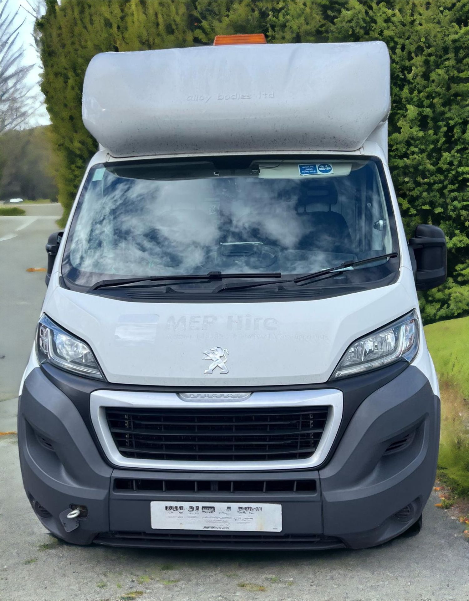 2017 PEUGEOT BOXER LWB LOW LOADER BOX WITH LARGE TAIL LIFT **SPARES OR REPAIRS** - Image 4 of 9