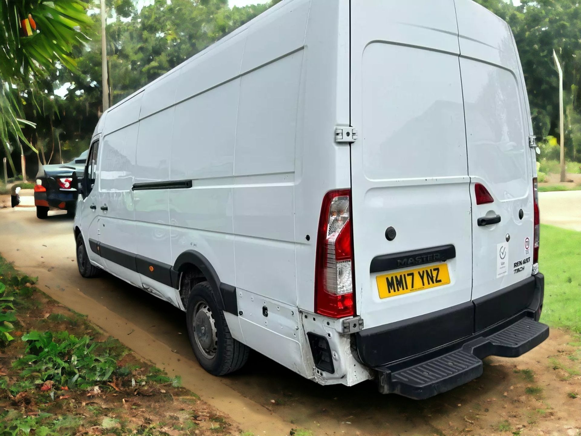 2017 RENAULT EXTRA LONG WHEEL BASE DIESEL VAN WITH COOLING SYSTEM - Image 3 of 16