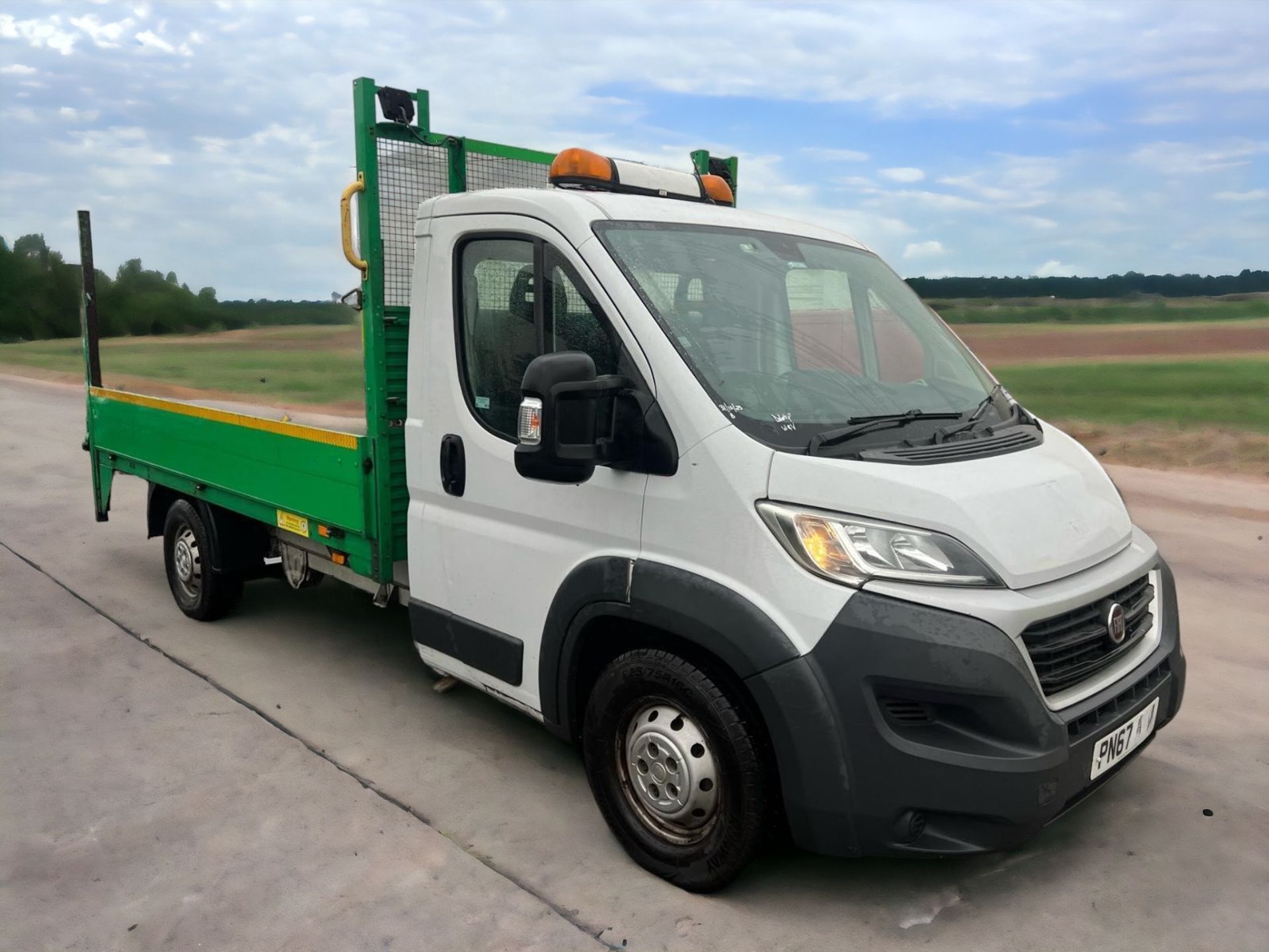 2017 FIAT DUCATO DROPSIDE TRUCK - RELIABLE AND EFFICIENT WORK COMPANION - Image 4 of 6