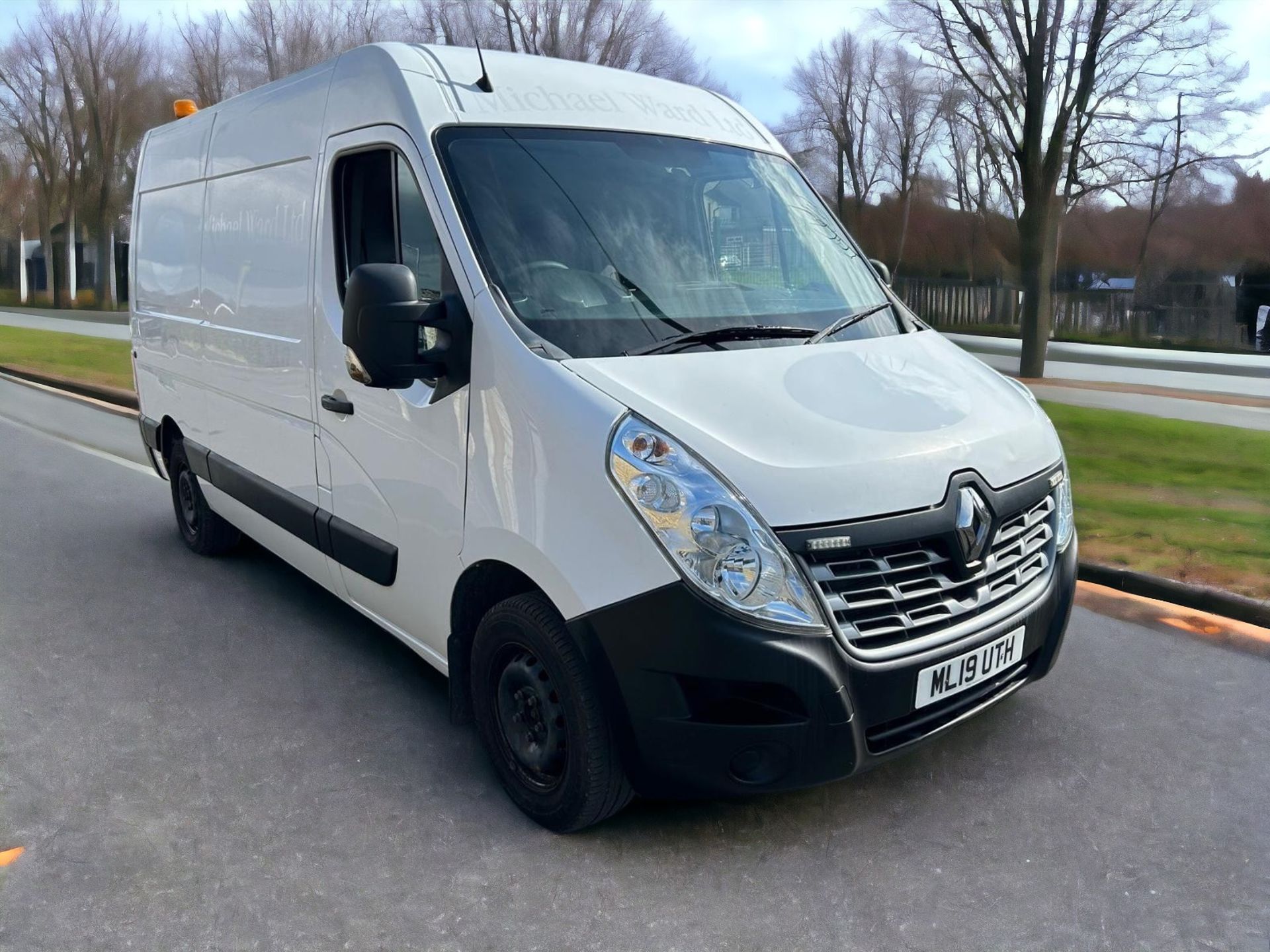 2019-19 REG RENAULT MASTER DCI MWB35 L2H2 -HPI CLEAR - READY FOR WORK! - Image 2 of 14
