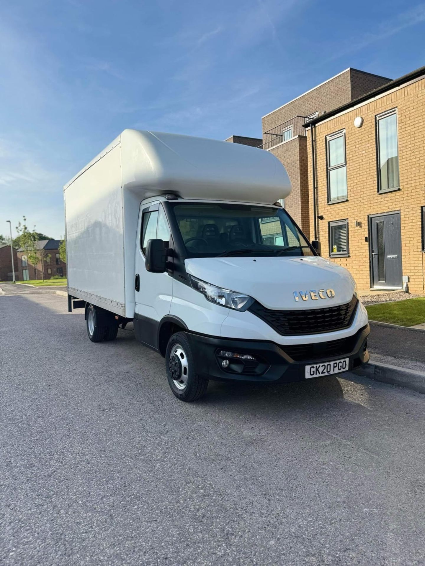 IMPECCABLE 2020 IVECO DAILY LUTON VAN WITH OUTSTANDING FEATURES