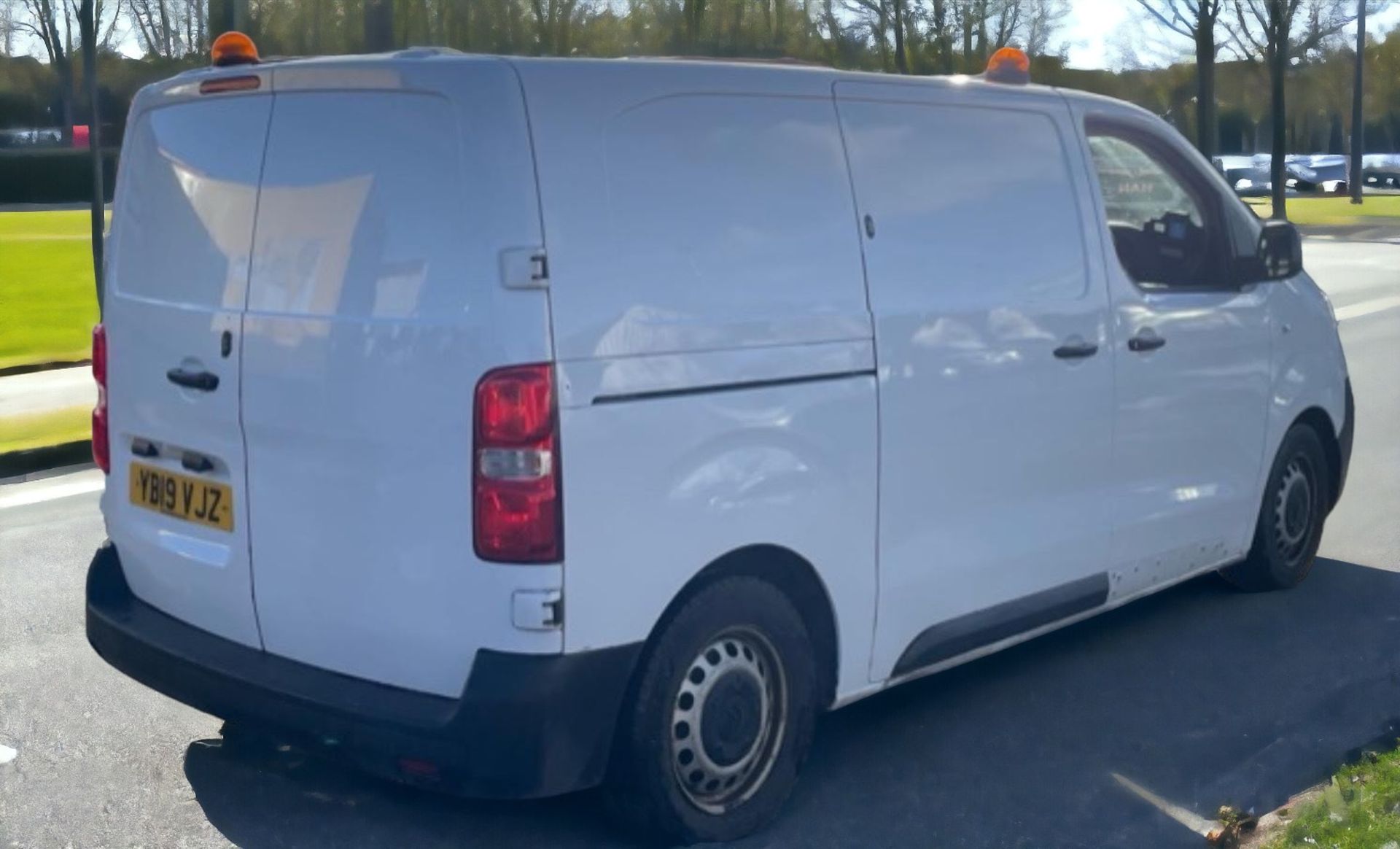 2019-19 REG CITROEN DISPATCH XS 1000 L1H1 - HPI CLEAR - READY TO GO! - Image 4 of 12