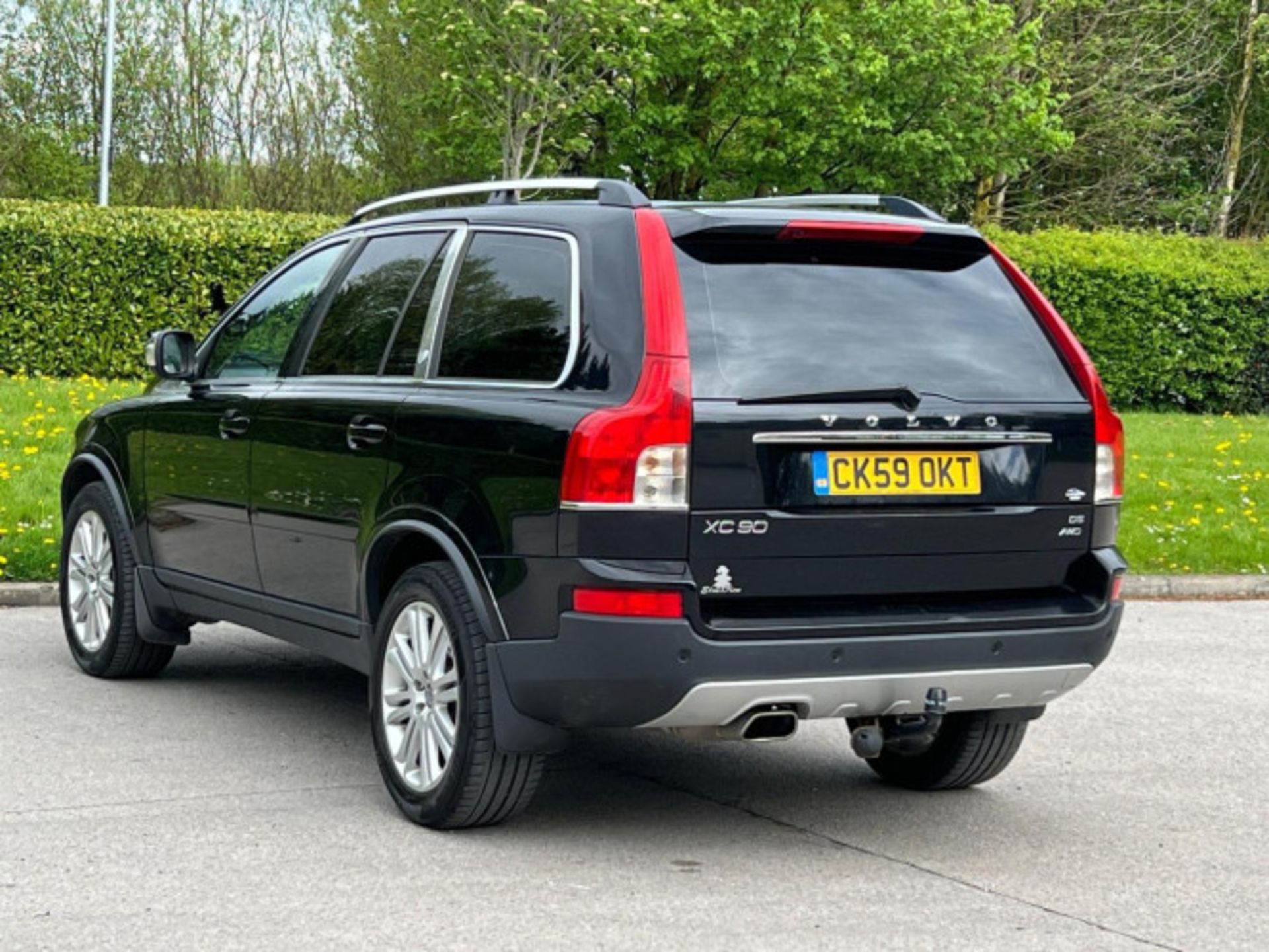 VOLVO XC90 2.4 D5 EXECUTIVE GEARTRONIC AWD, 5DR >>--NO VAT ON HAMMER--<< - Image 4 of 136