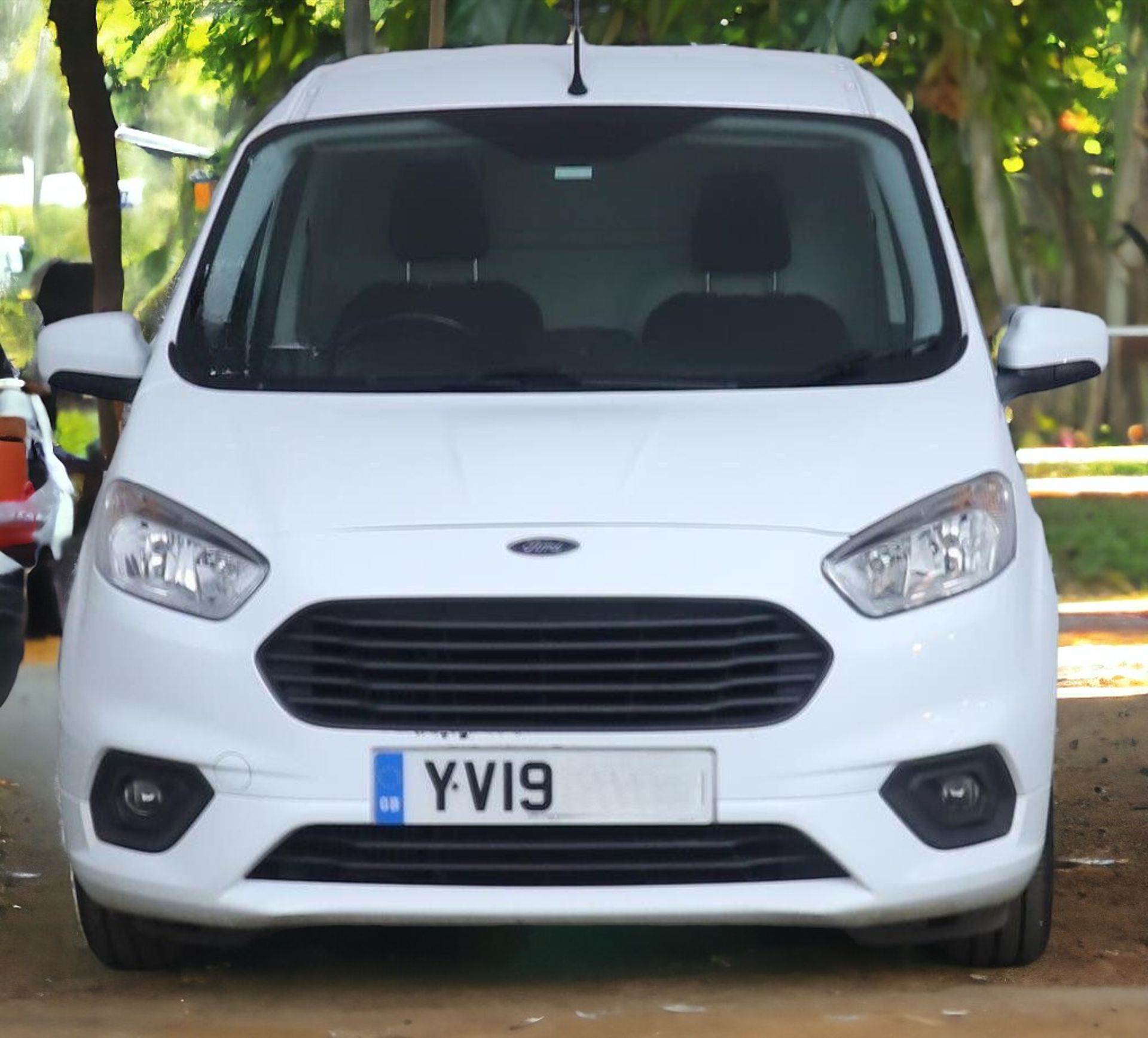 **(ONLY 85K MILEAGE)** FORD TRANSIT COURIER LIMITED: COMPACT AND FEATURE-PACKED WORK COMPANION - Image 3 of 14
