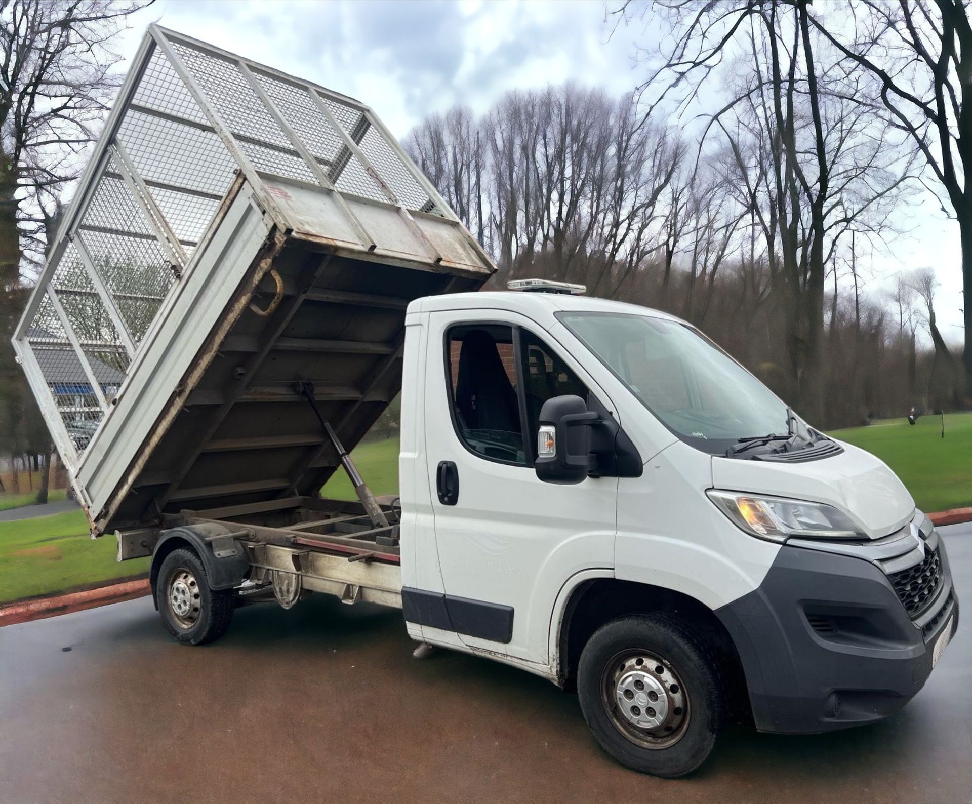 **SPARES OR REPAIRS** 2017 CITROEN RELAY ENTERPRISE TIPPER - VERSATILE AND RELIABLE WORKHORSE - Image 6 of 15