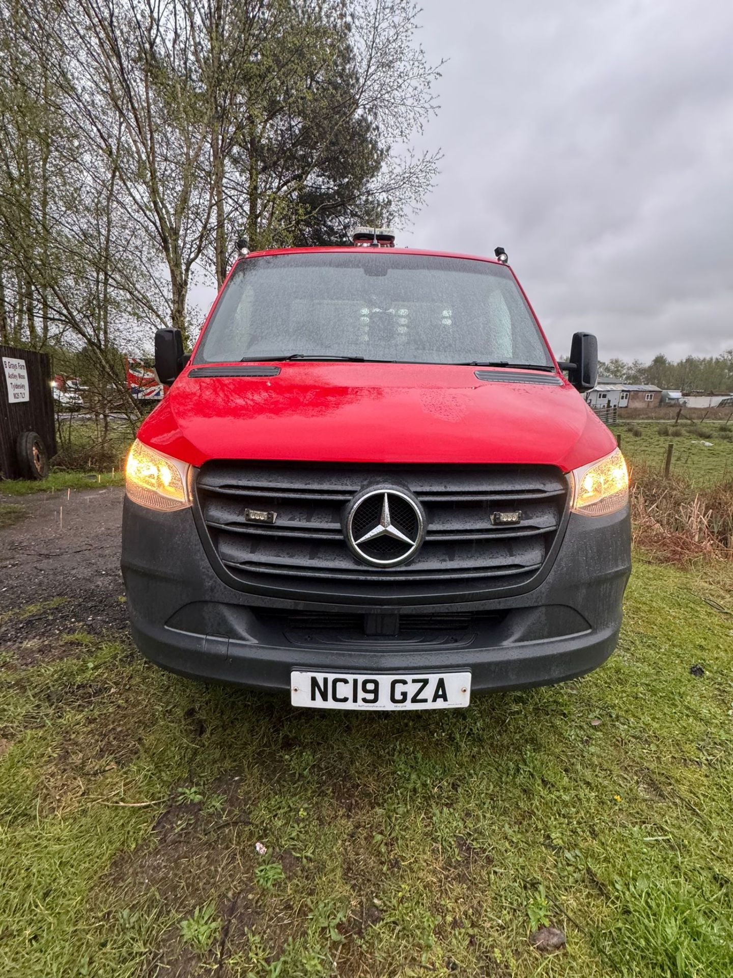 >>>SPECIAL CLEARANCE<<< 2019 MERCEDES SPRINTER DROP SIDE -TAIL LIFT **ONLY 94K MILES - Image 5 of 17