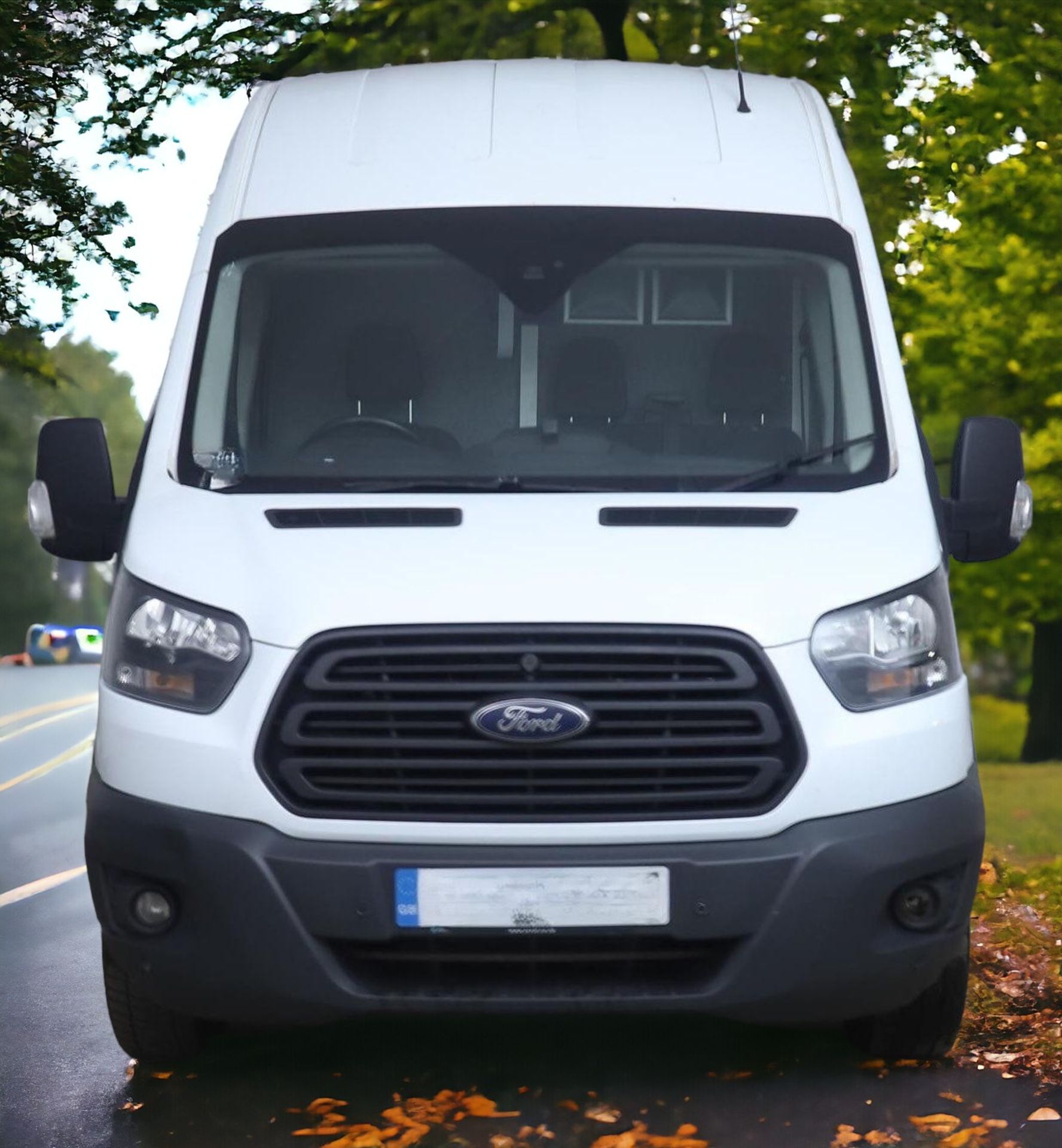 FORD TRANSIT T350 LWB L3H3: RELIABLE AND SPACIOUS WORKHORSE - Image 5 of 12