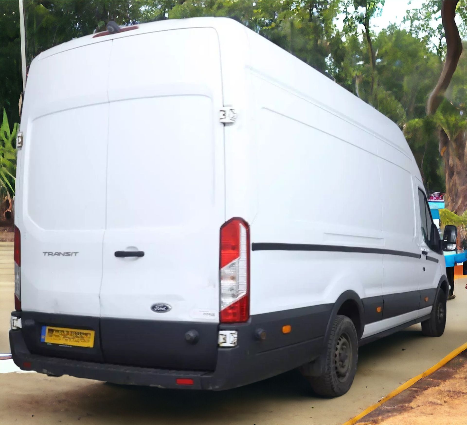 FORD TRANSIT T350 LWB L4 JUMBO: SPACIOUS AND RELIABLE WORKHORSE - Image 4 of 13
