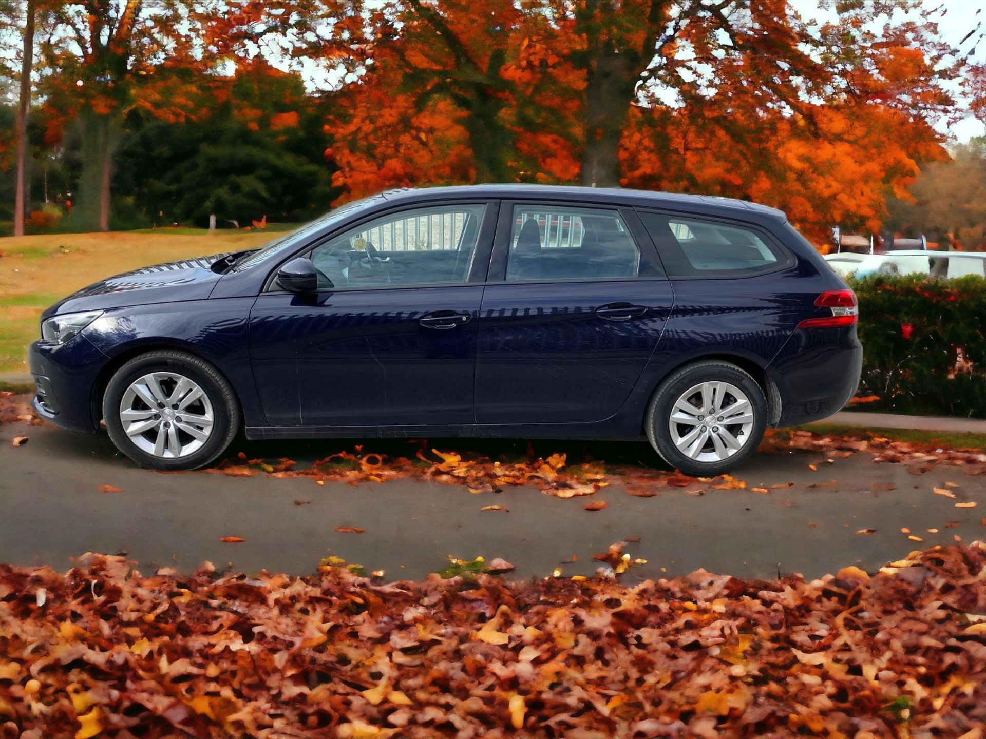 >>--NO VAT ON HAMMER--<< 2019 PEUGEOT 308 1.5 BLUE HDI S/S SW ACTIVE ESTATE EURO 6(ONLY 81K MILEAS) - Image 4 of 15