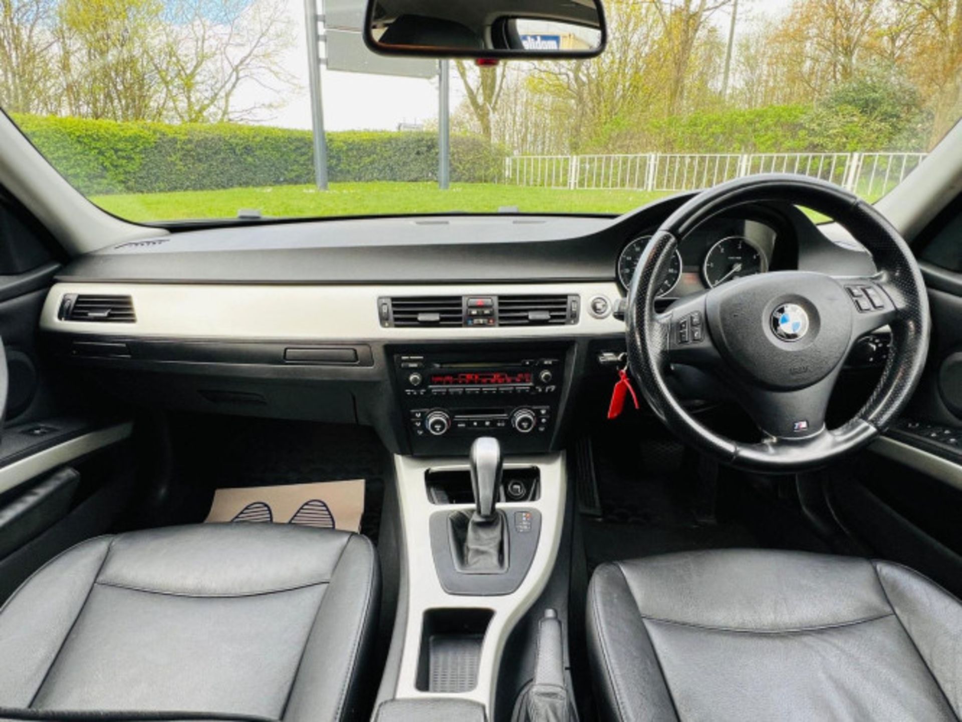 LUXURY ON WHEELS: BMW 3 SERIES 320D SE TOURING >>--NO VAT ON HAMMER--<< - Image 61 of 122