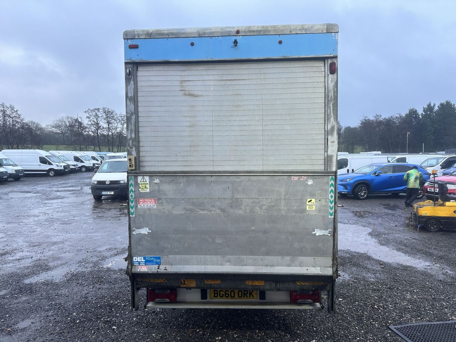 EFFICIENT HAULING: AUTOMATIC IVECO DAILY 35S11 LUTON - MOT: AUGUST 2024 - NO VAT ON HAMMER - Image 11 of 13