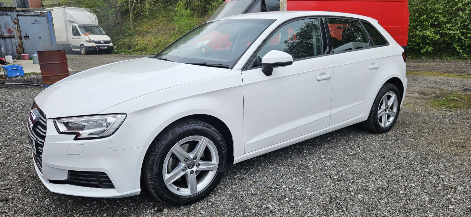 AUDI A3 999CC WITH GENUINE 27.000 MILES - Image 2 of 4