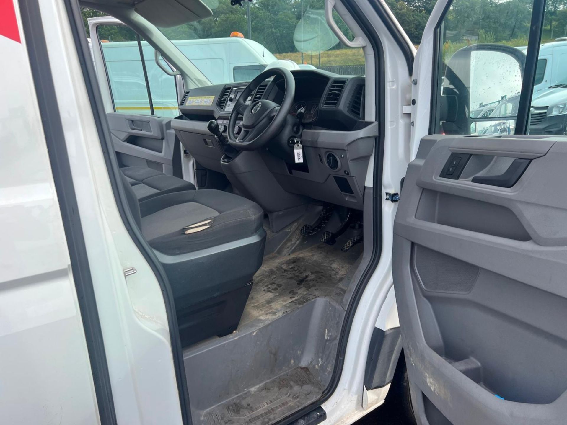 2019 VOLKSWAGEN CRAFTER CR35 MWB PANEL VAN - Image 11 of 13