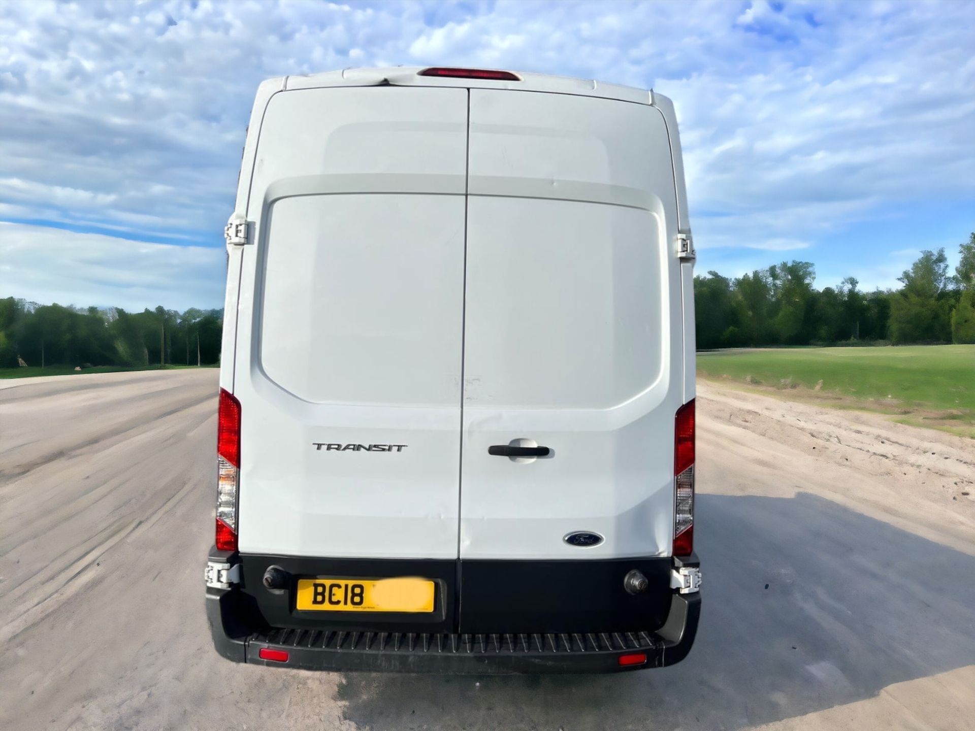 2018 FORD TRANSIT T350 LWB JUMBO L4H3 - SPACIOUS AND RELIABLE WORKHORSE - Image 5 of 21