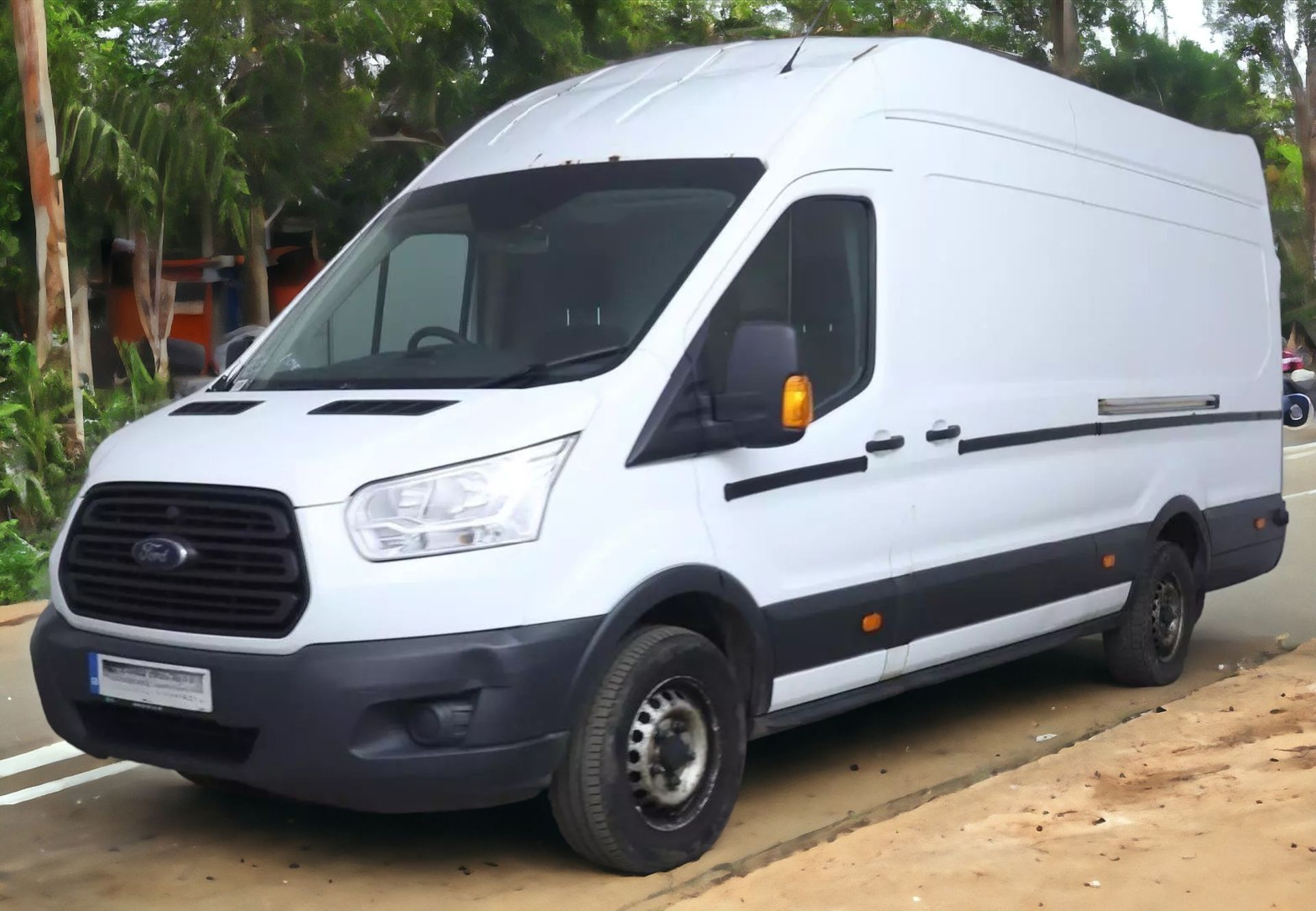 FORD TRANSIT T350 LWB L4 JUMBO: SPACIOUS AND RELIABLE WORKHORSE - Image 7 of 13