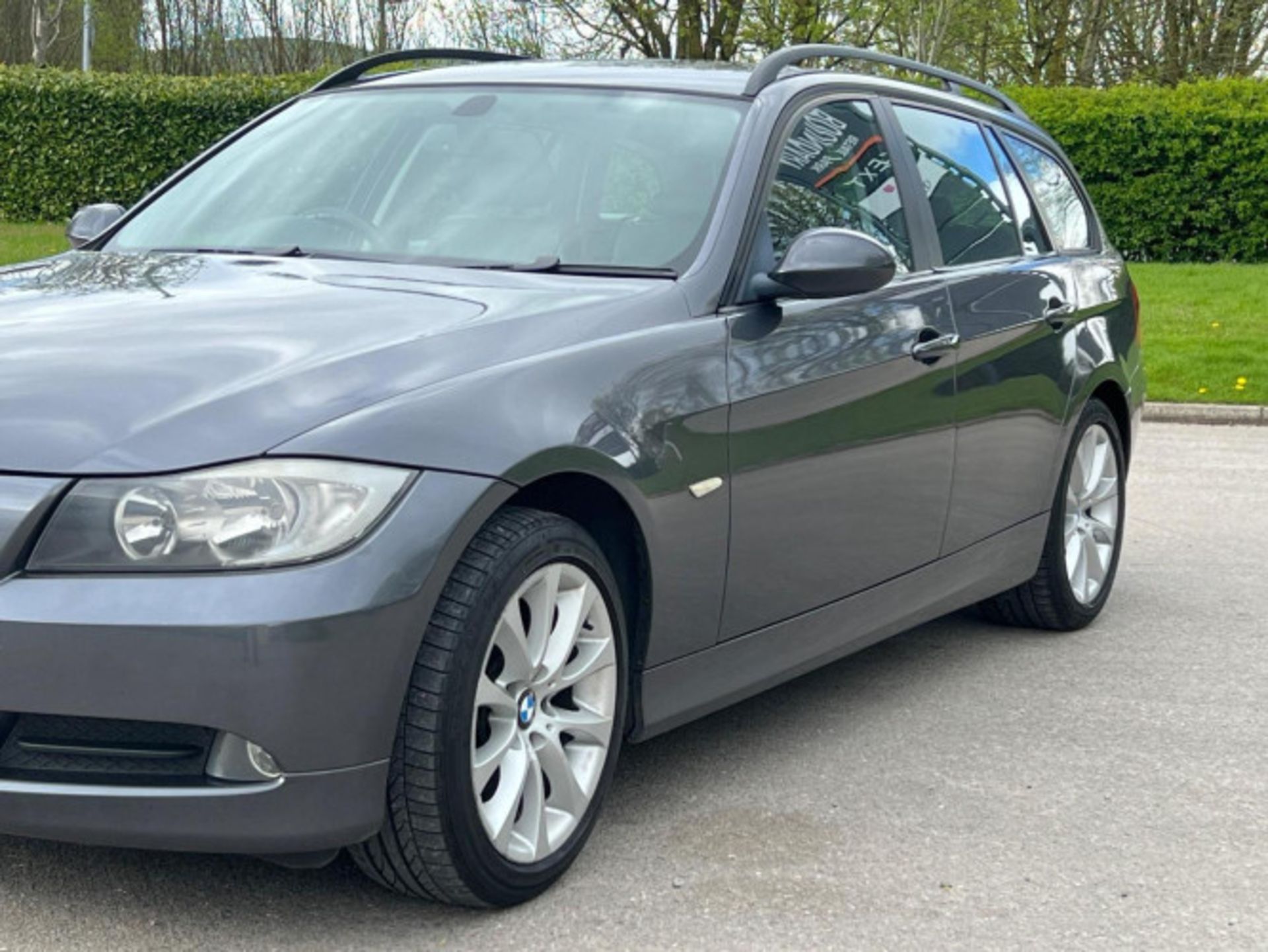 LUXURY ON WHEELS: BMW 3 SERIES 320D SE TOURING >>--NO VAT ON HAMMER--<< - Image 106 of 122