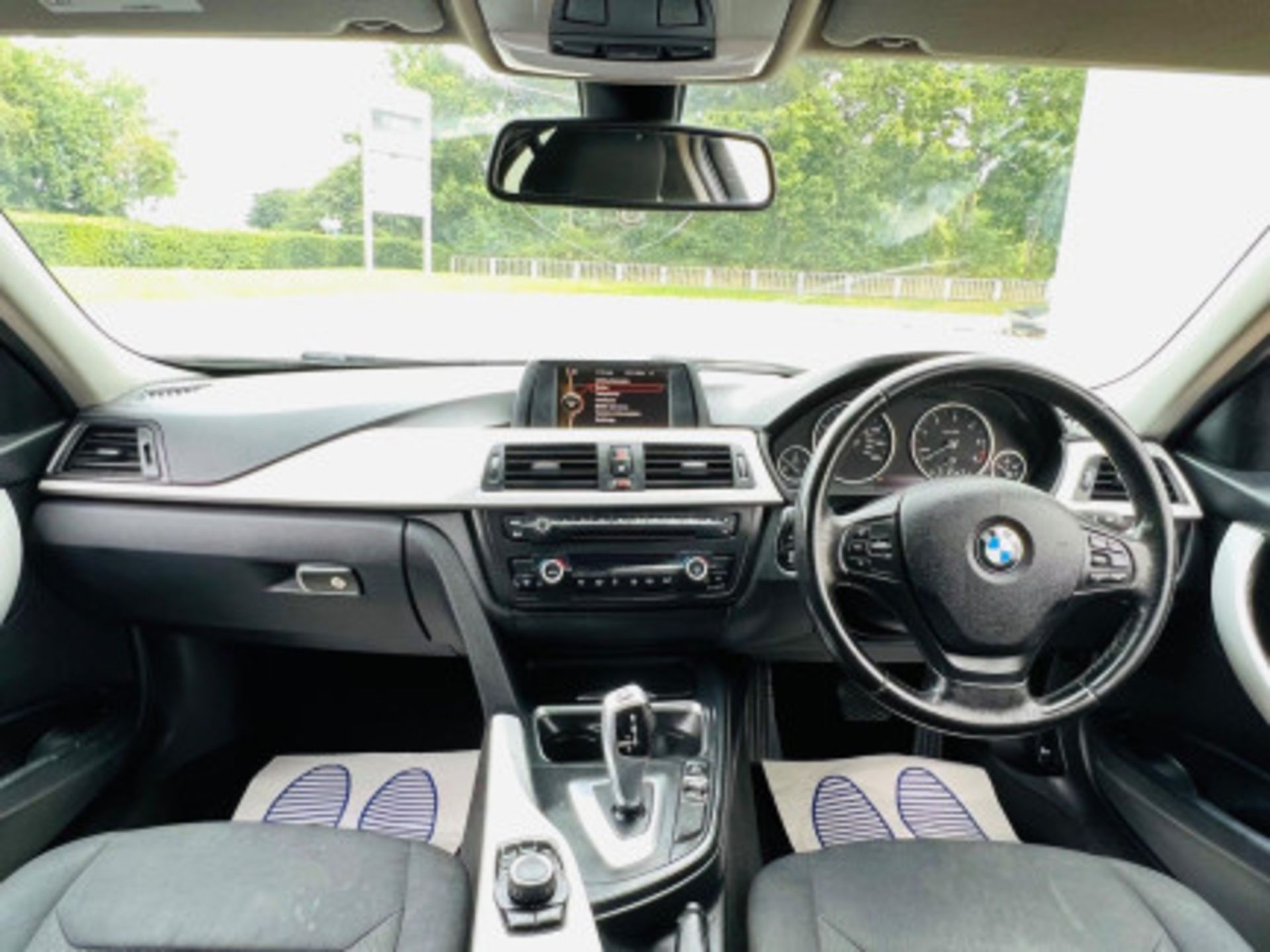 BMW 3 SERIES 2.0 DIESEL ED START STOP - A WELL-MAINTAINED GEM >>--NO VAT ON HAMMER--<< - Image 31 of 229