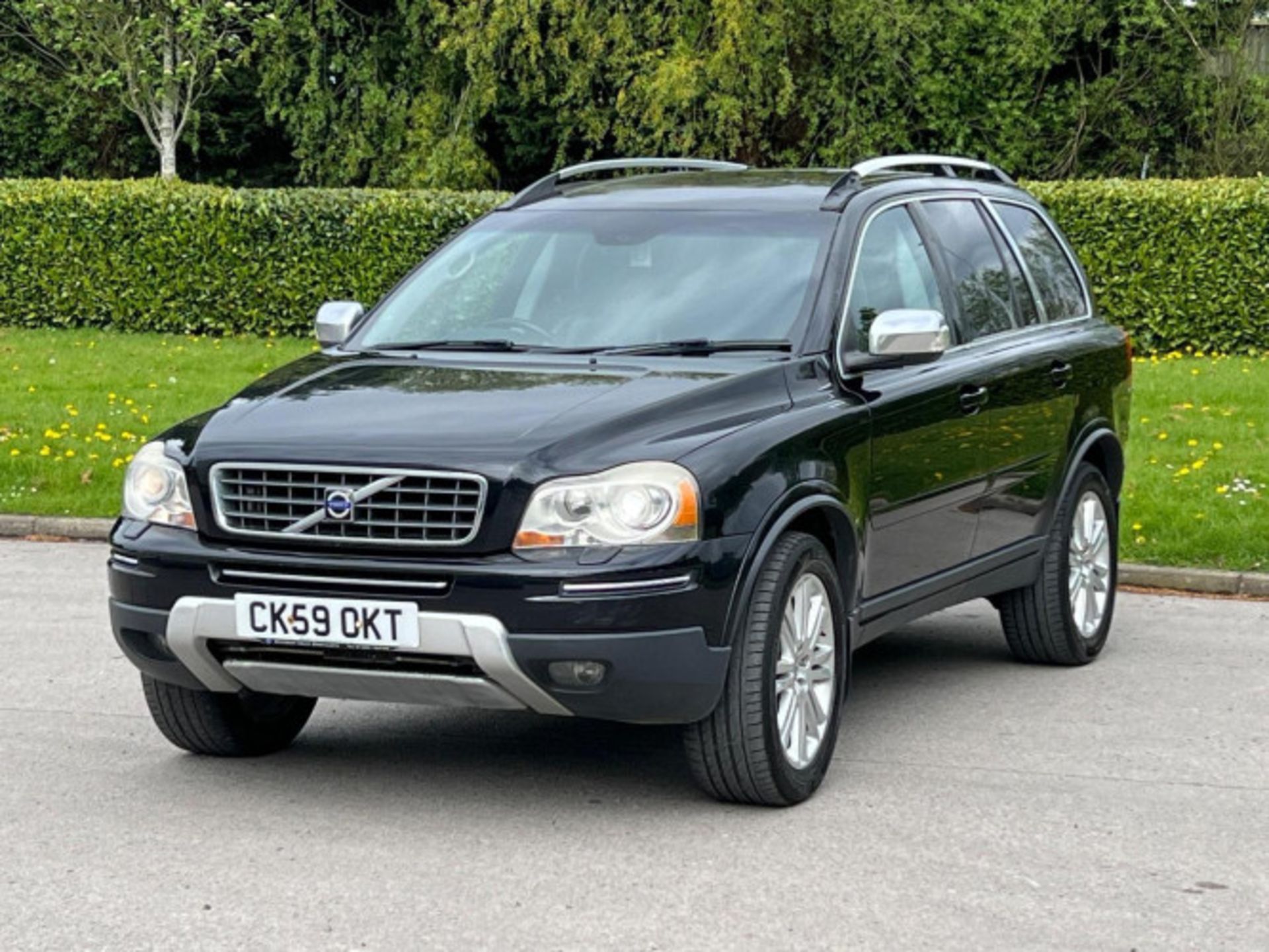 VOLVO XC90 2.4 D5 EXECUTIVE GEARTRONIC AWD, 5DR >>--NO VAT ON HAMMER--<< - Image 2 of 136