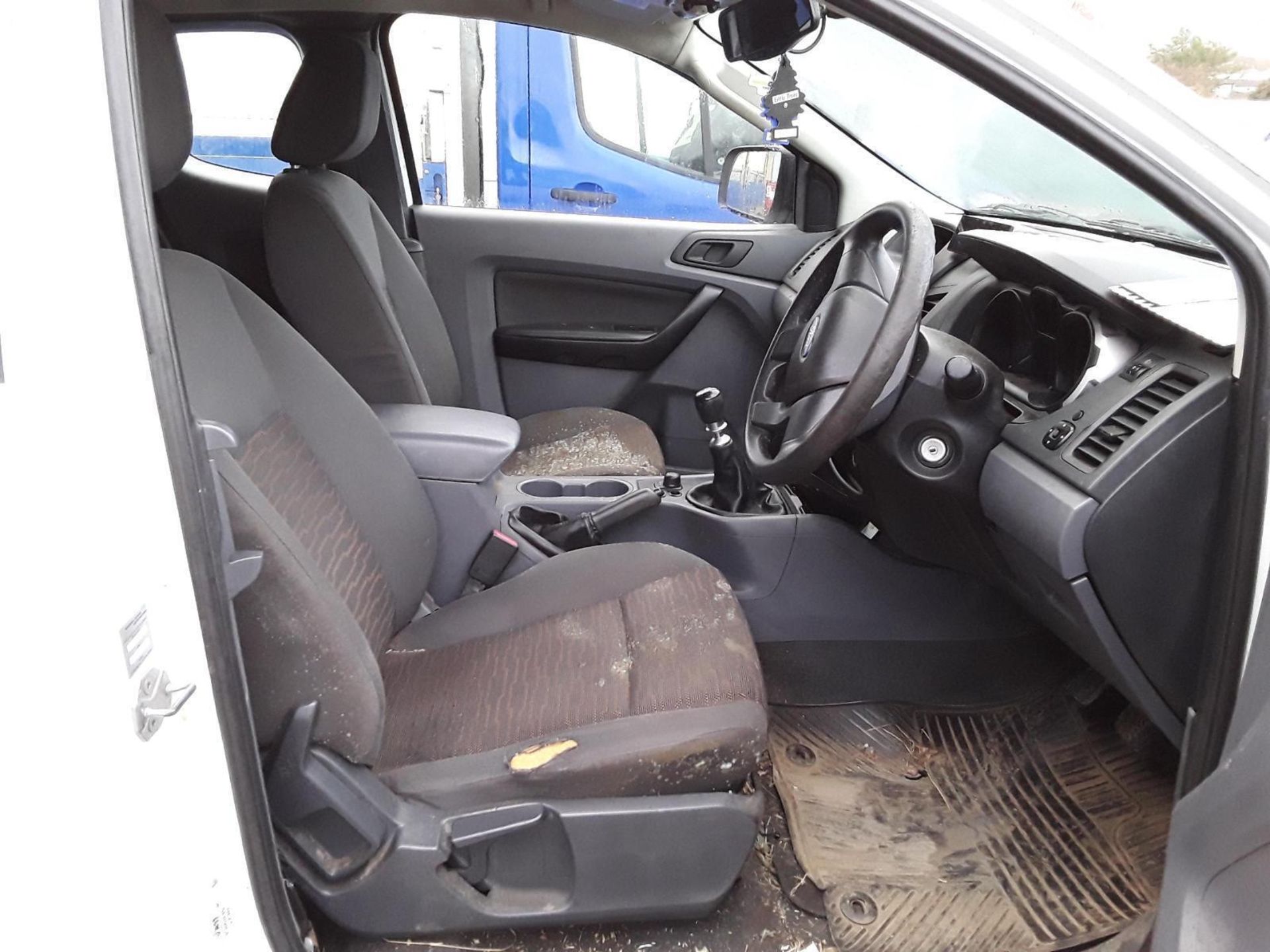 FORD RANGER XL SUPER CAB 2013 **SPARES OR REPAIRS* - Image 6 of 8