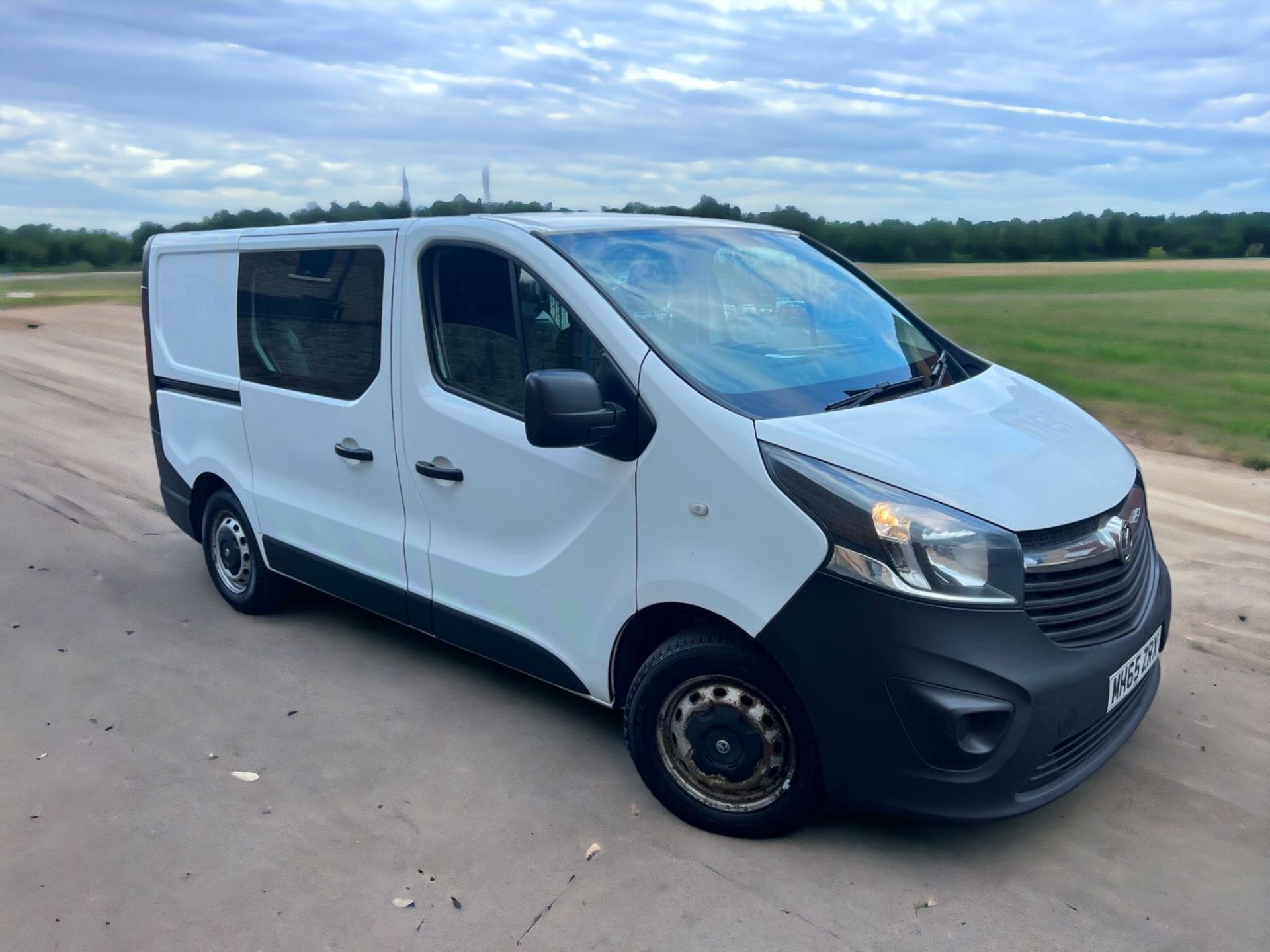 2016 VAUXHALL VIVARO CDTI: EXCEPTIONAL PERFORMANCE AND COMFORT - Bild 7 aus 12