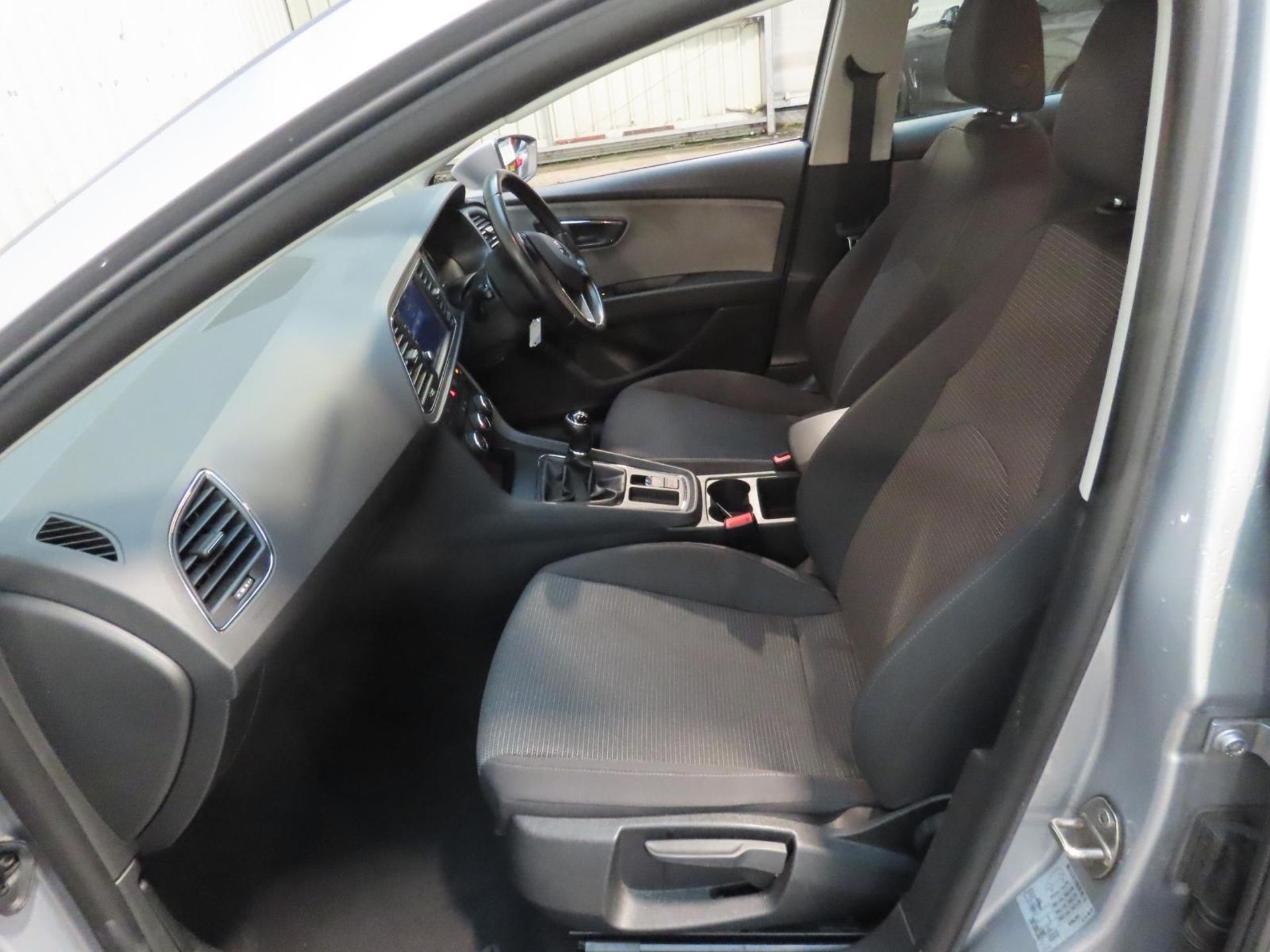 2019 (19 REG) SEAT LEON 1.6 TDI SE ESTATE - Bild 8 aus 13