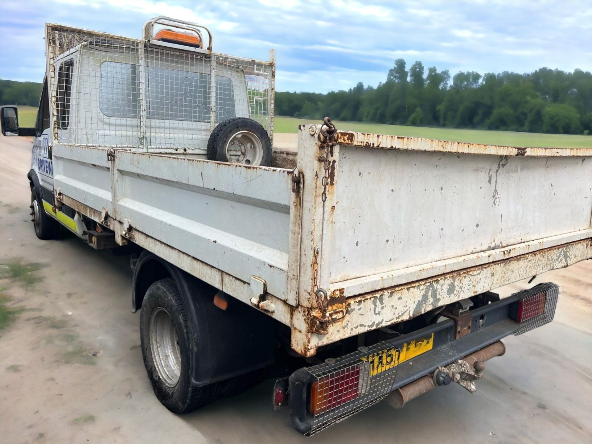 **SPARES OR REPAIRS** 2007 VECO DAILY 7 TON CREWCAB TIPPER >>--NO VAT ON HAMMER--<< - Image 4 of 14