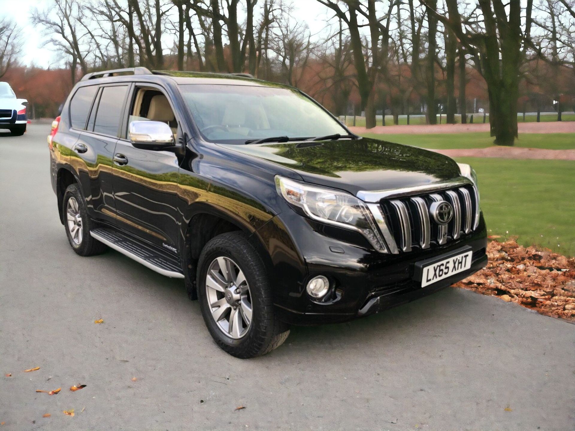 >>--NO VAT ON HAMMER--<< LUXURIOUS AND POWERFUL 2015/65 TOYOTA LAND CRUISER 2.8 D-4D INVINCIBLE AUTO - Image 9 of 15