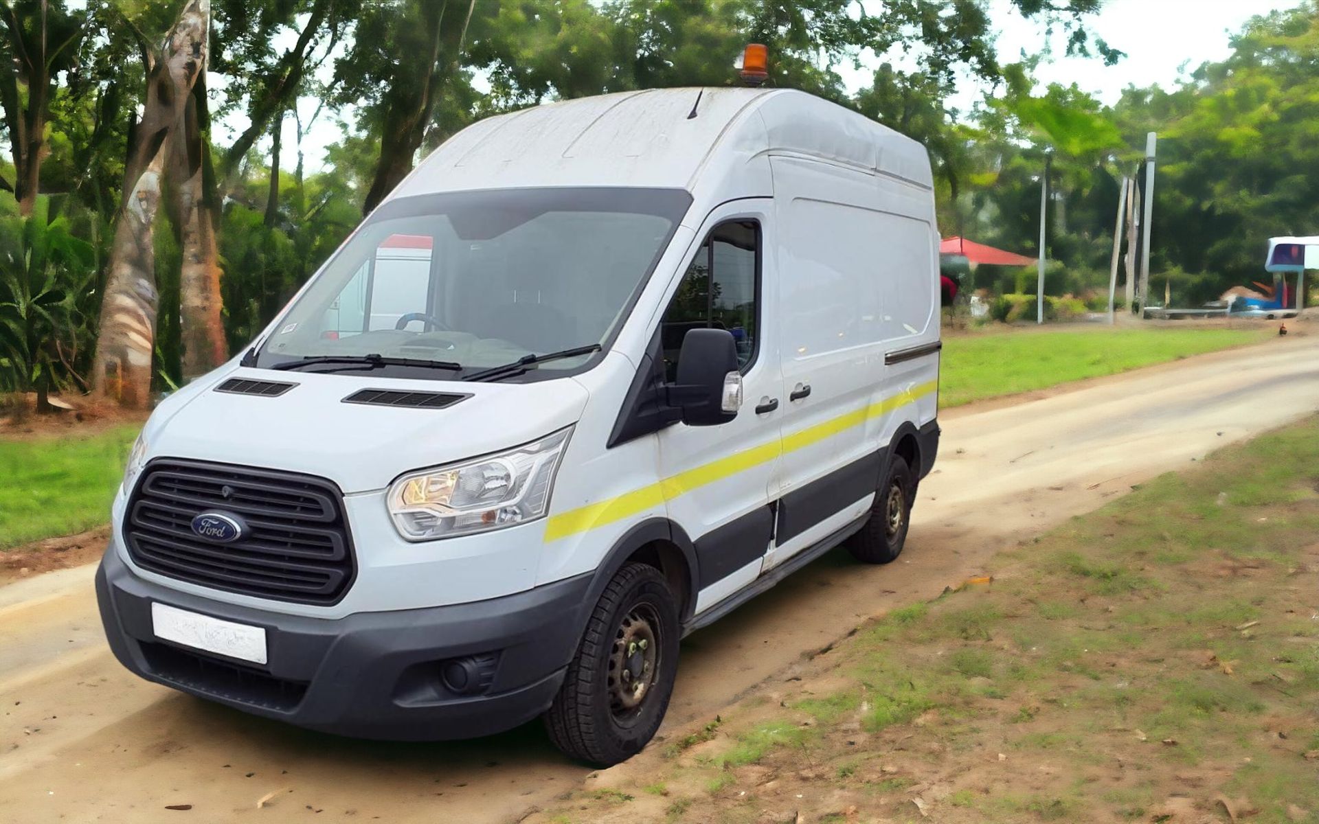 FORD TRANSIT T350 MWB L2H3: RELIABLE WORKHORSE FOR YOUR BUSINESS