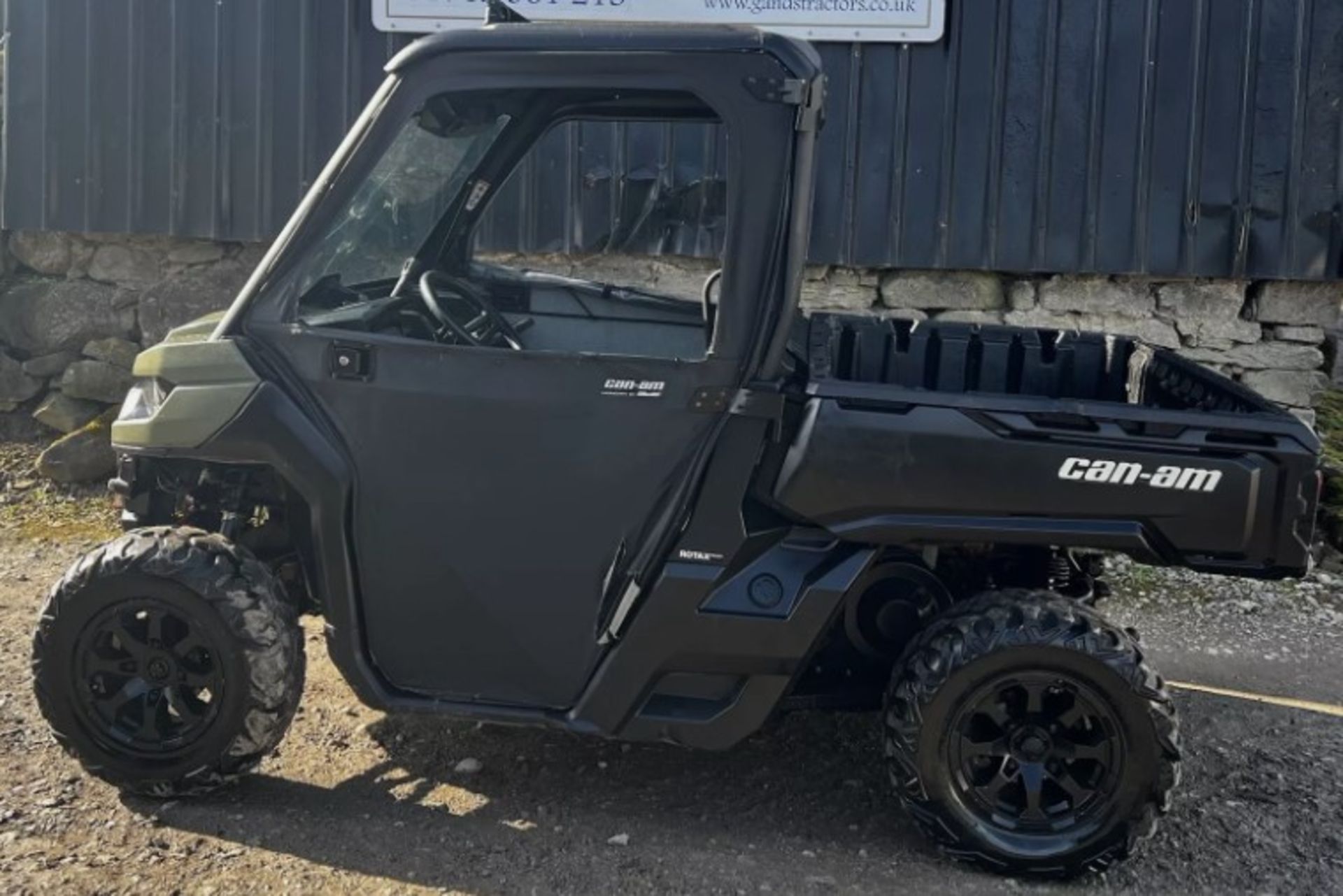 2020 CAN AM TRAXTER HD8 - YOUR RELIABLE WORK COMPANION FOR ANY TERRAIN - Image 9 of 9