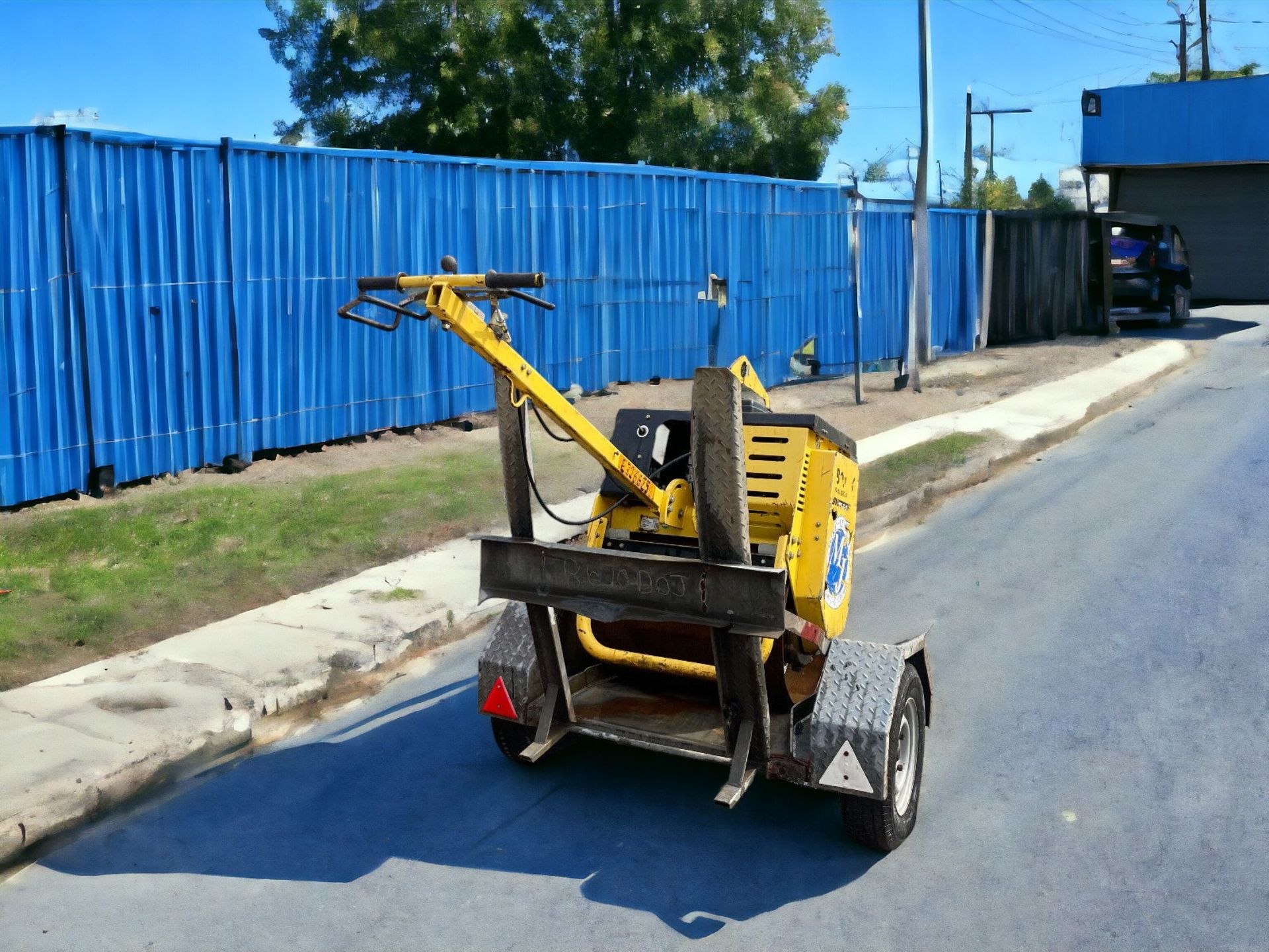 POWERFUL AND PRECISE: BOMAG BW71 E-2 ROLLER (2017) - Image 5 of 6