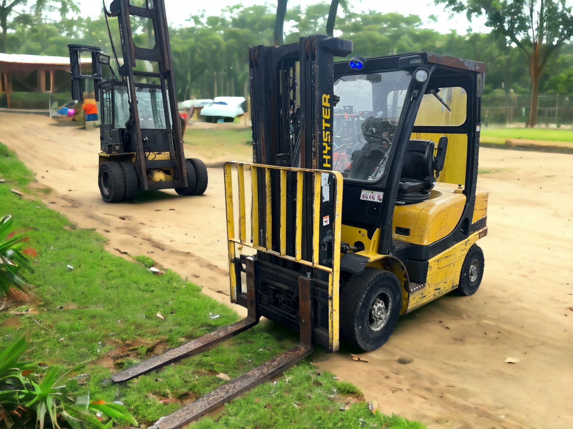 YALE DIESEL FORKLIFT - GDP25VX (2011) - Image 7 of 7